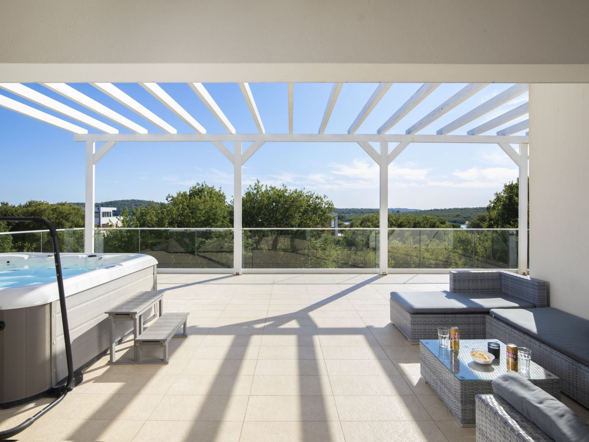 Villa Sole am Meer mit Pool, Sauna, Whirlpool-Drinnen