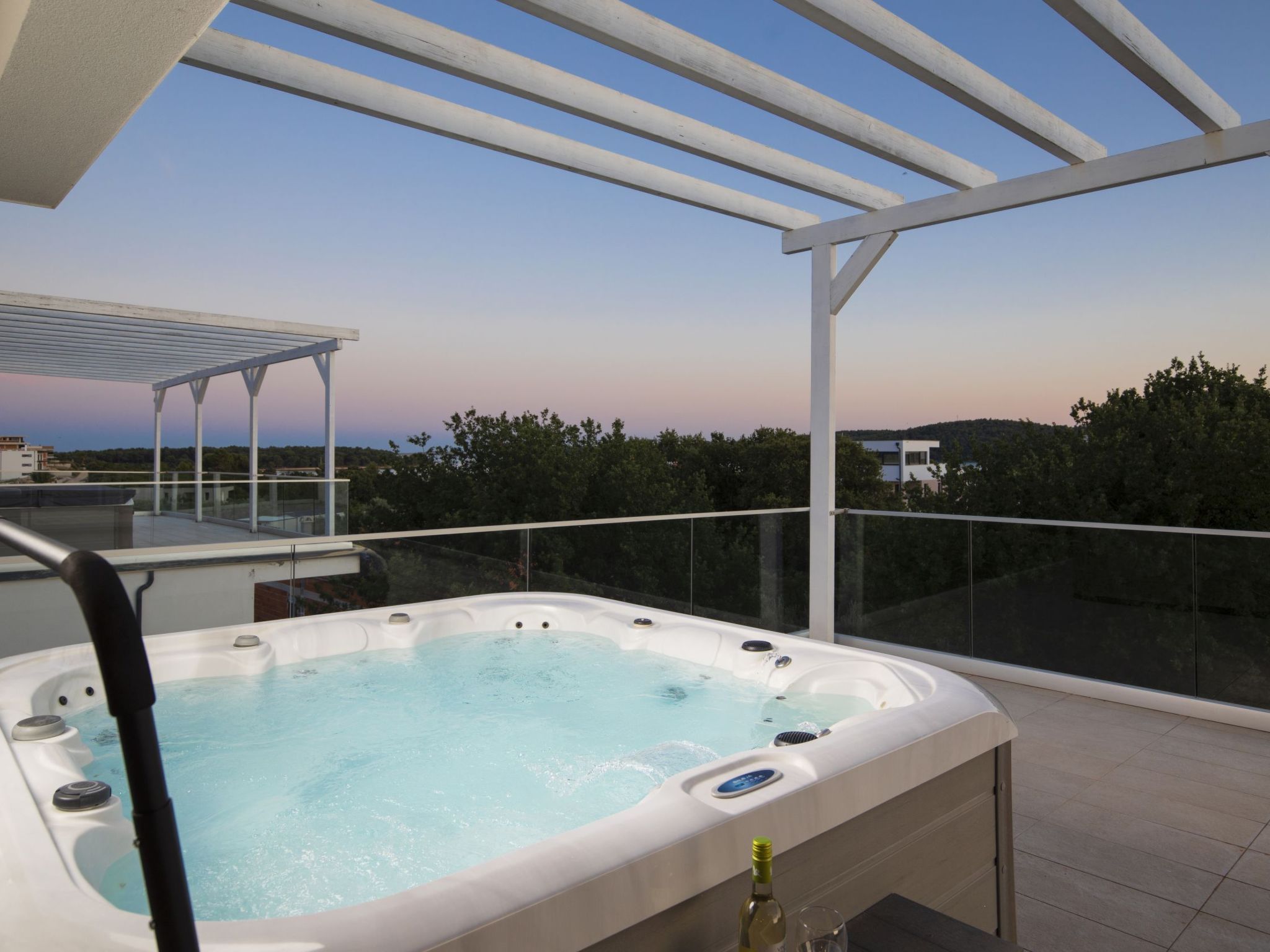Villa Sole am Meer mit Pool, Sauna, Whirlpool-Drinnen