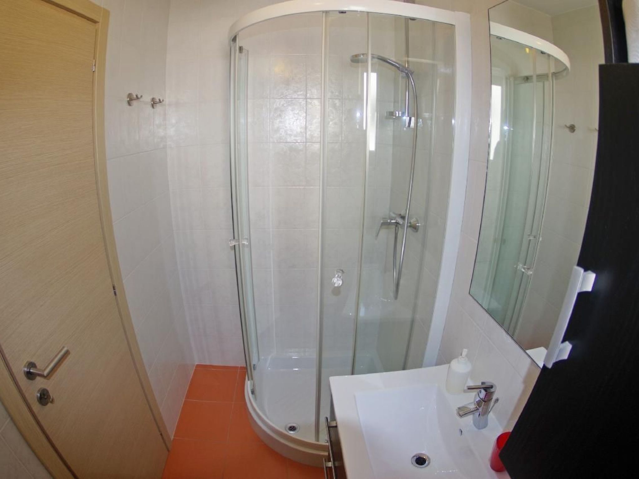 Photo of mit privatem Pool in Vinkuran