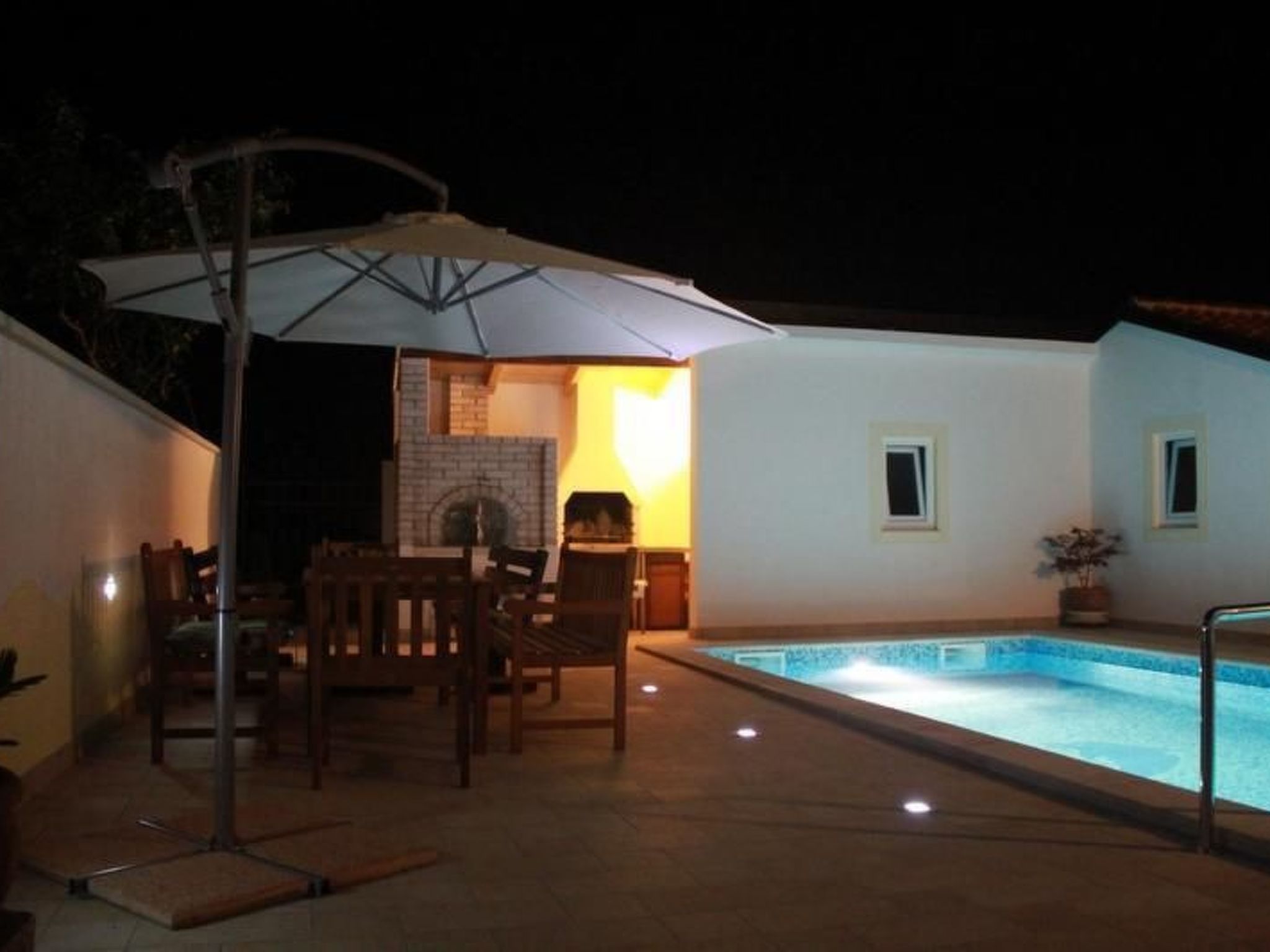 Mit privatem Pool in Vinkuran-Dehors