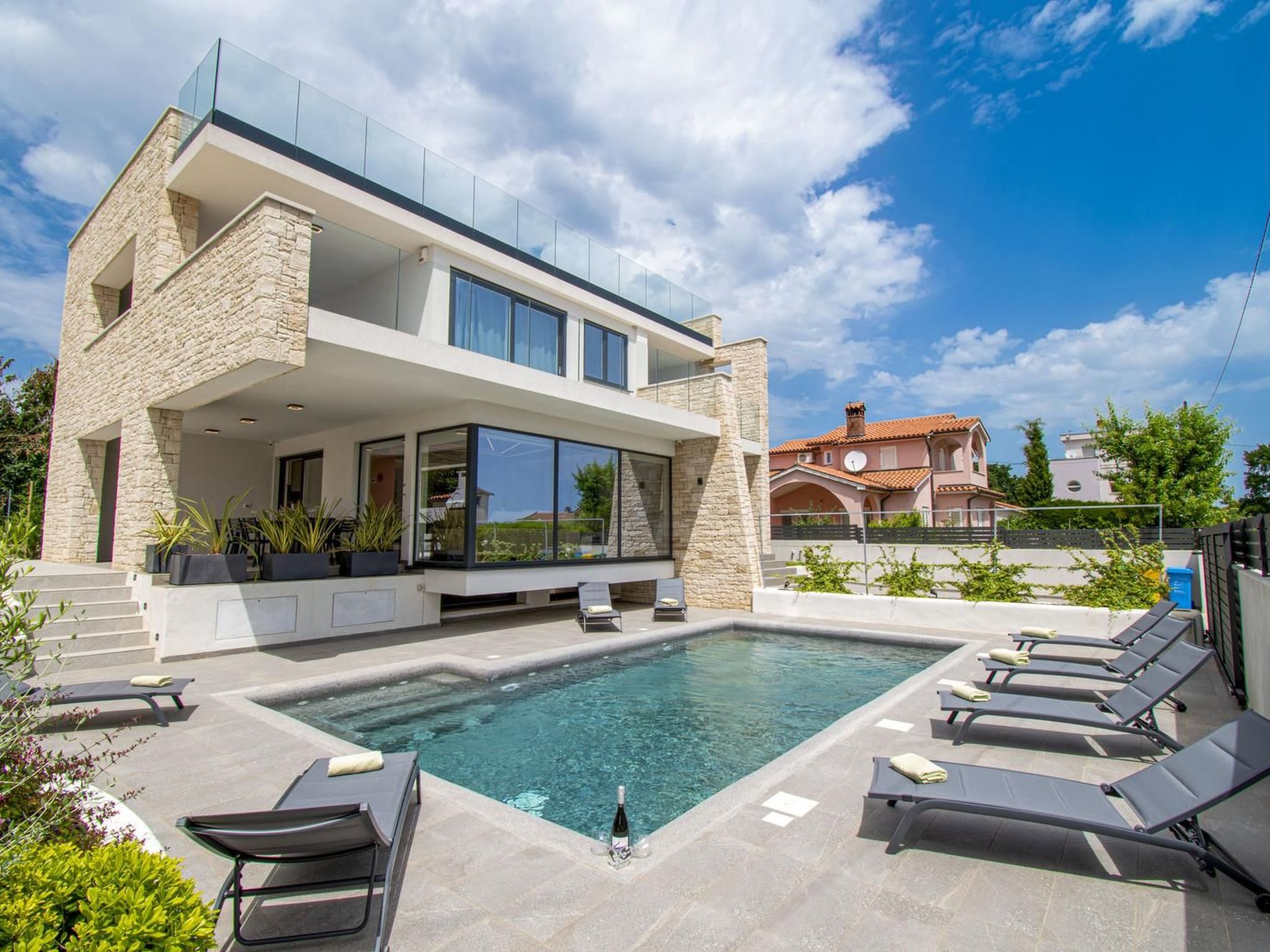 Schöne Villa im Dorf Ližnjan Villa in Banjole