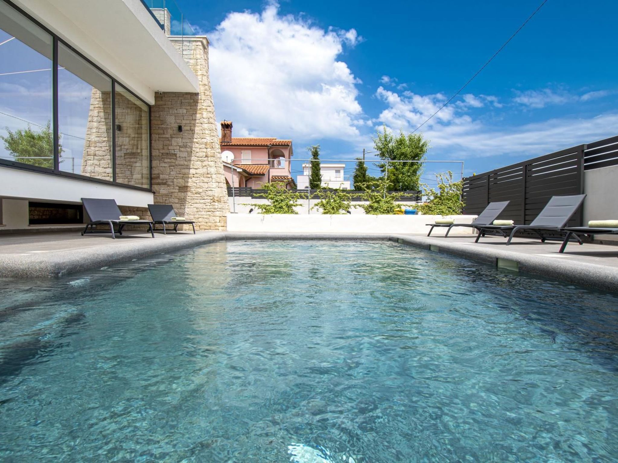 Schöne Villa im Dorf Ližnjan