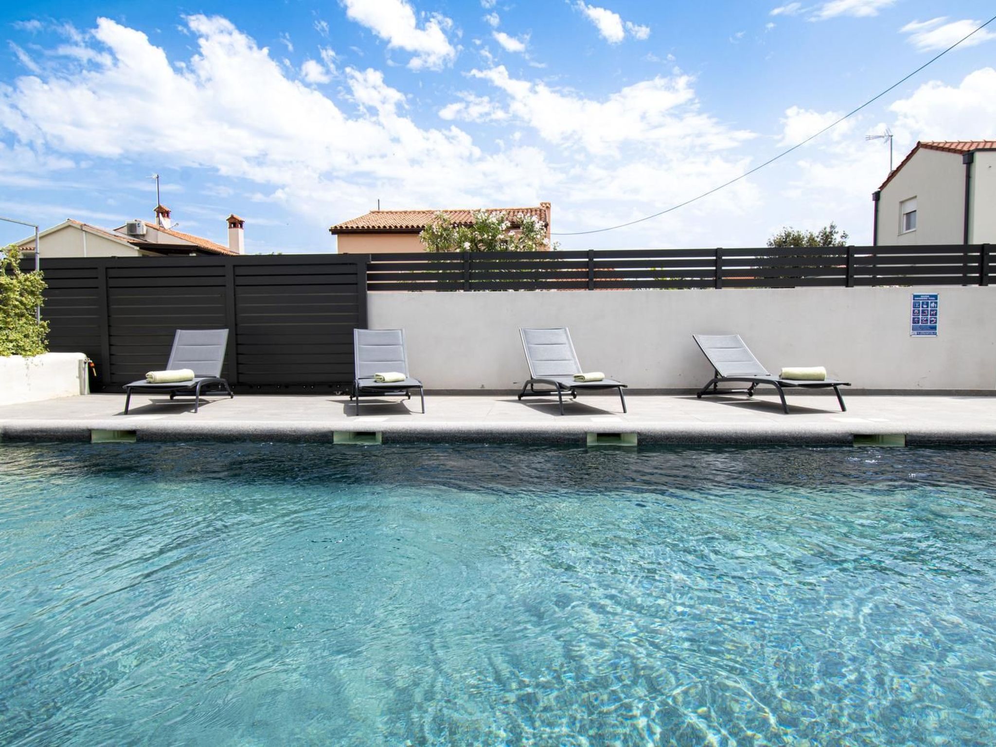 Schöne Villa im Dorf Ližnjan-Image-tags.info