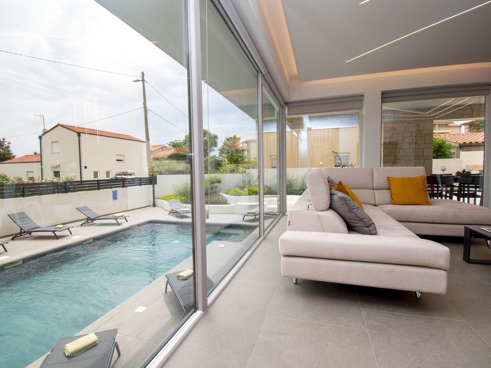 Schöne Villa im Dorf Ližnjan-Image-tags.info