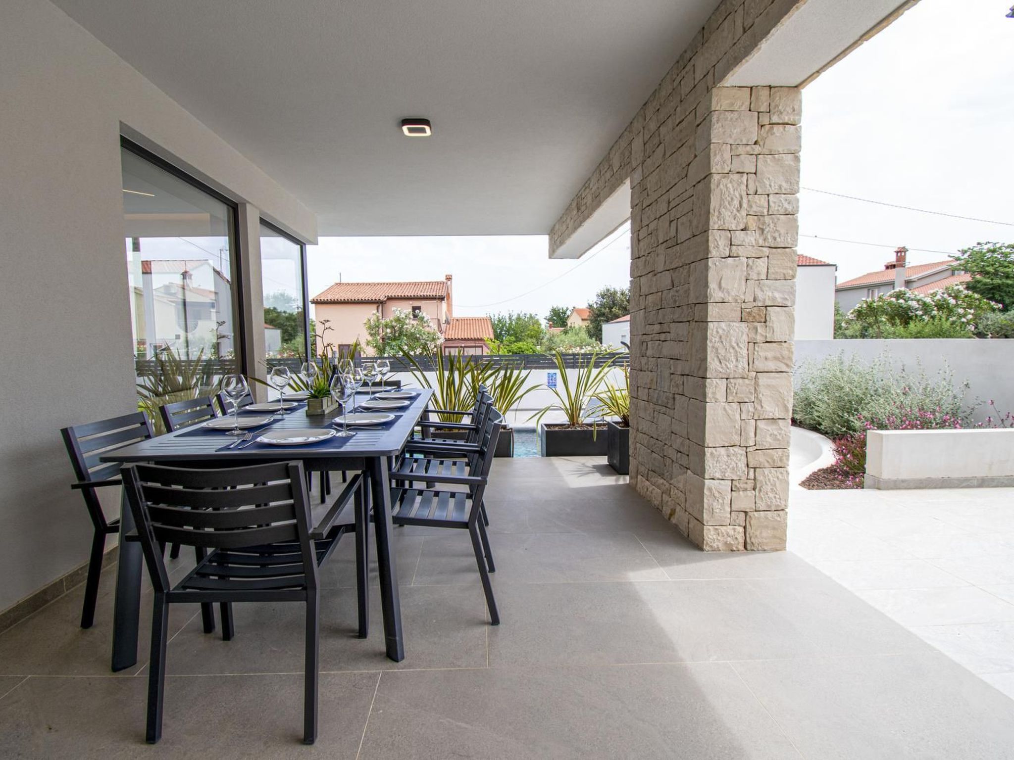 Schöne Villa im Dorf Ližnjan-Image-tags.info