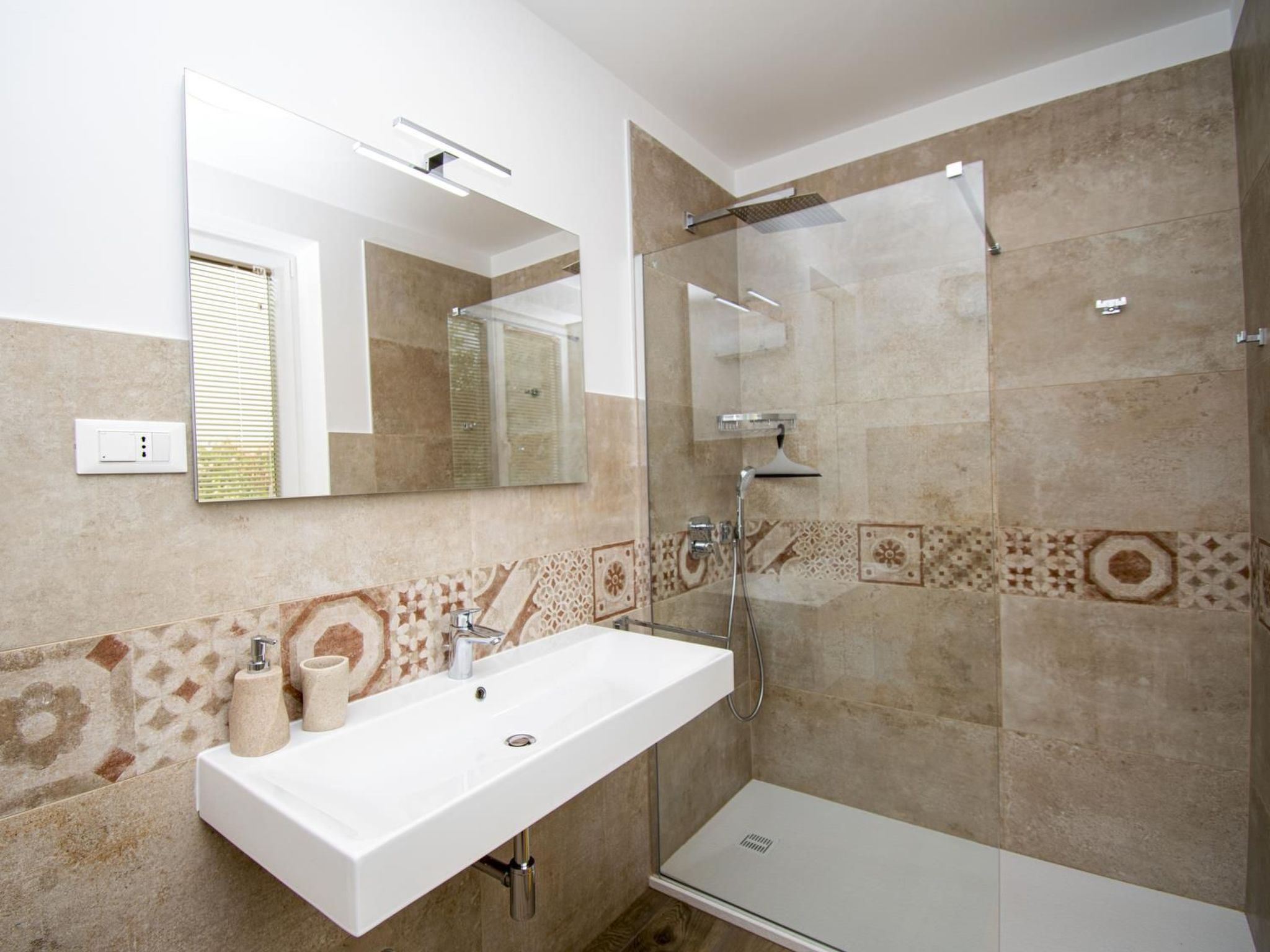 Photo of Schöne Villa im Dorf Ližnjan