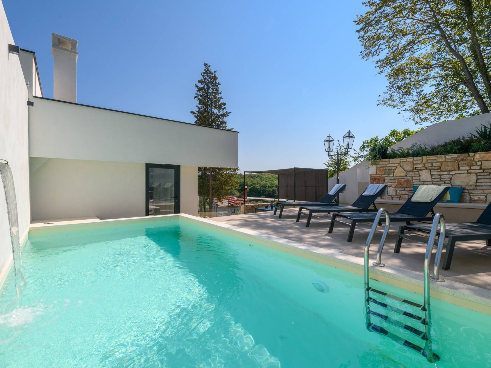 In Vintijan mit Privatem Pool-Binnen