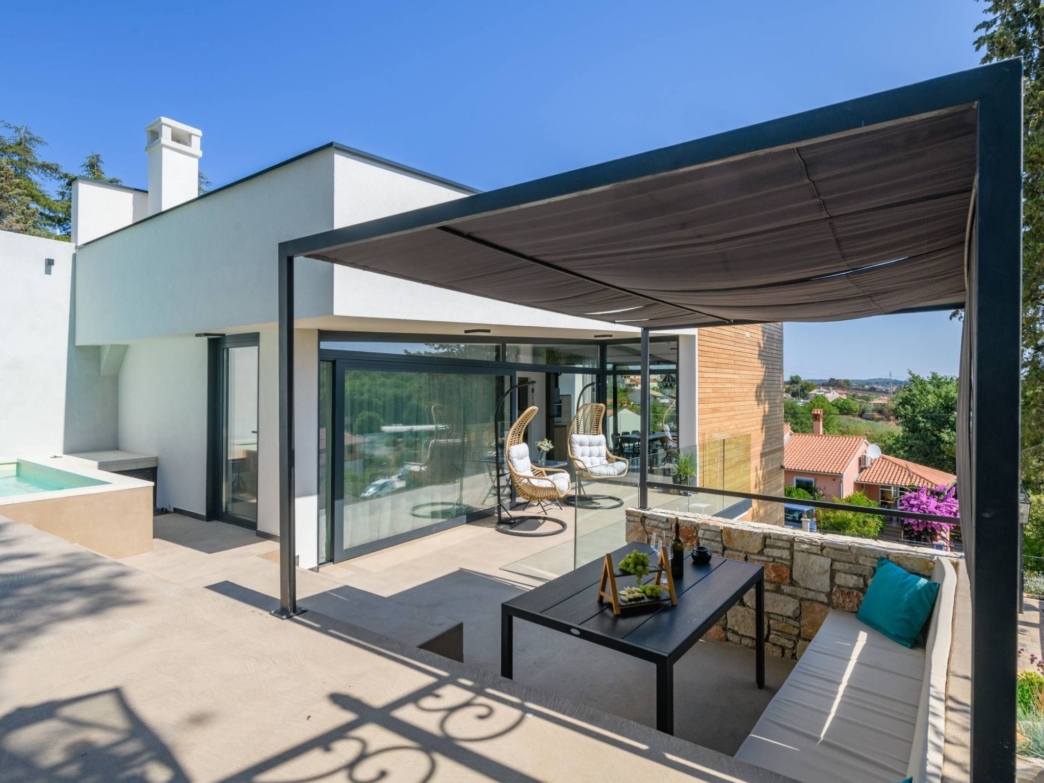 In Vintijan mit Privatem Pool-Binnen