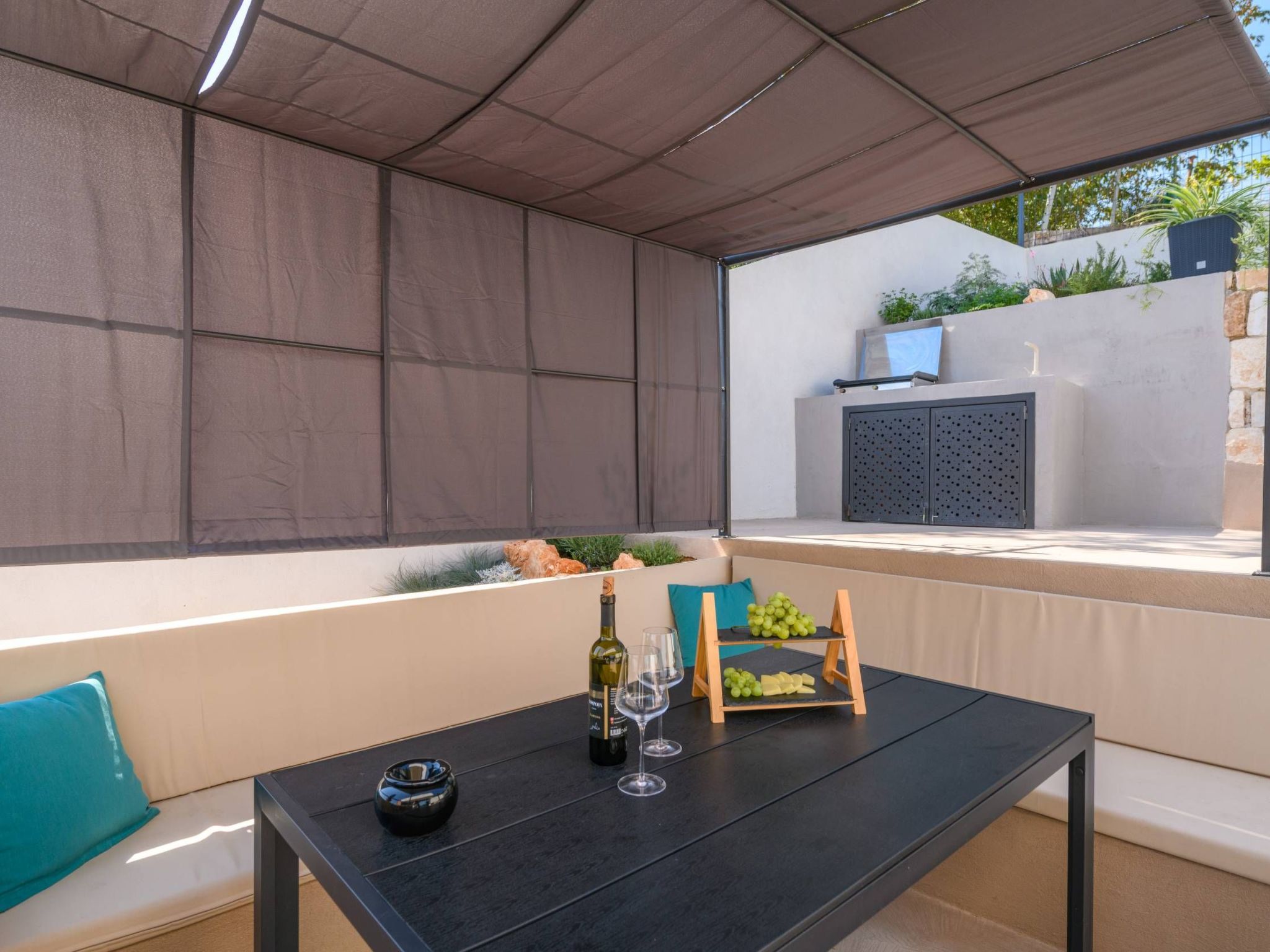 In Vintijan mit Privatem Pool-Binnen