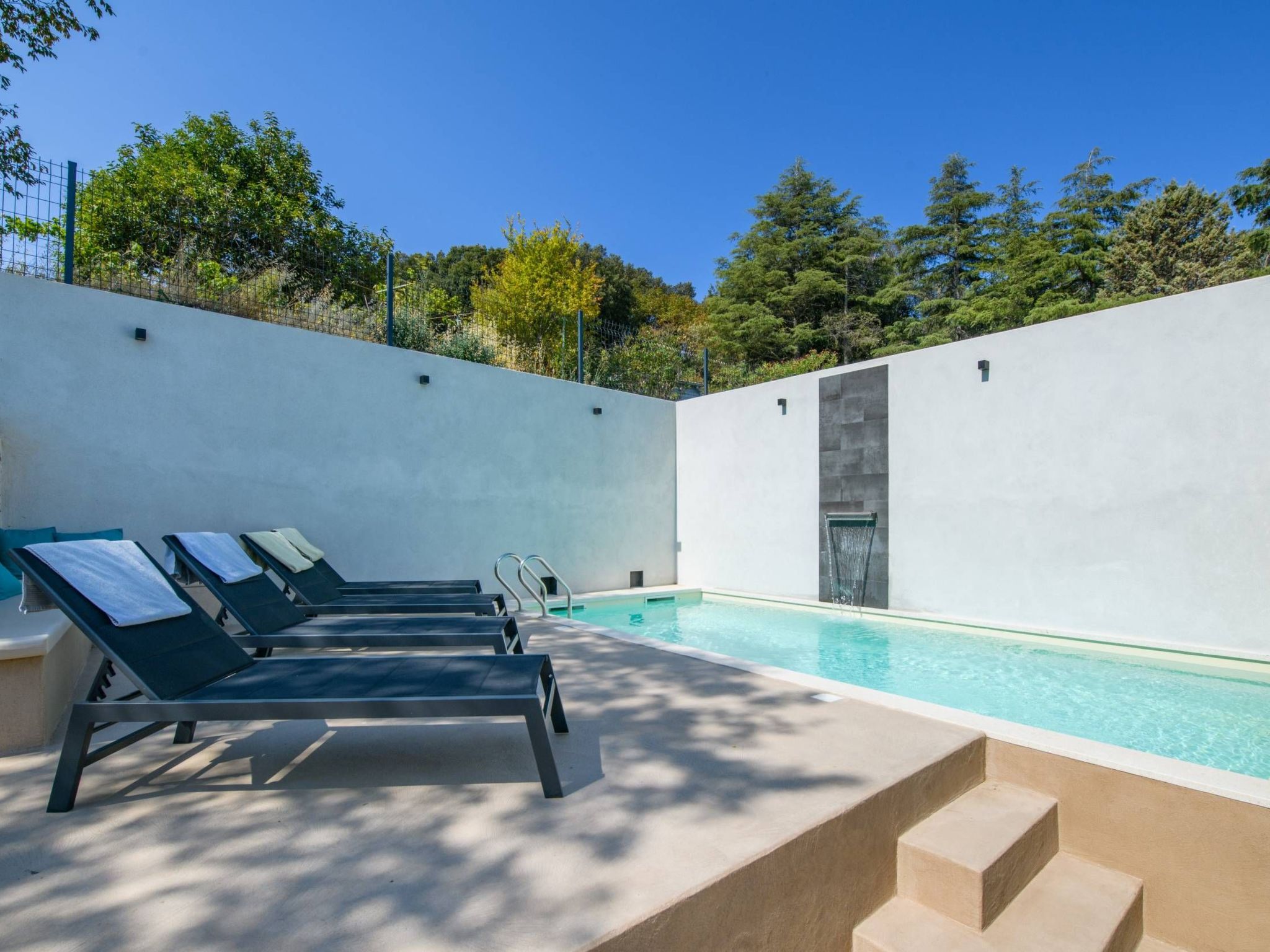 In Vintijan mit Privatem Pool-Binnen