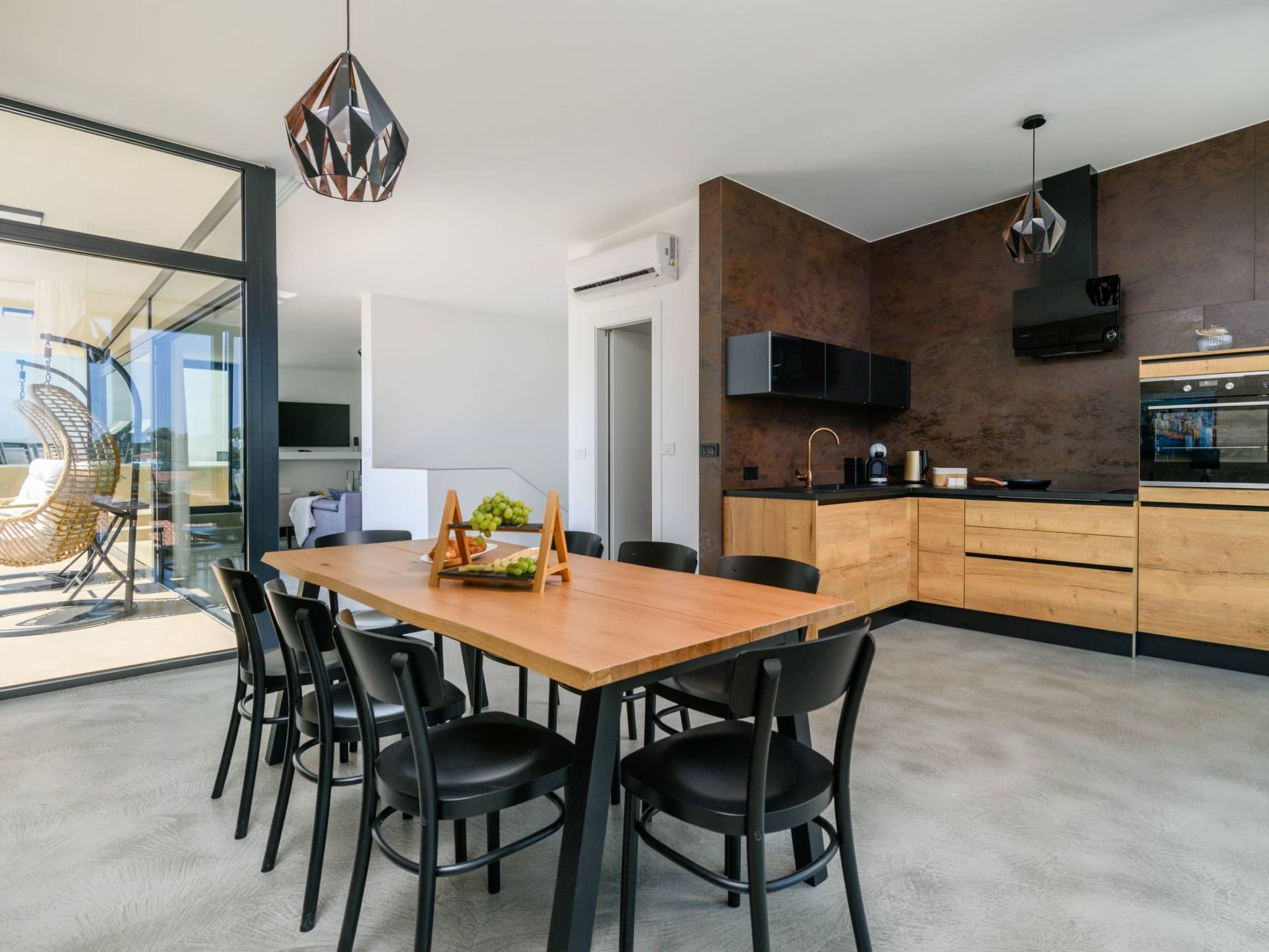 In Vintijan mit Privatem Pool-Binnen