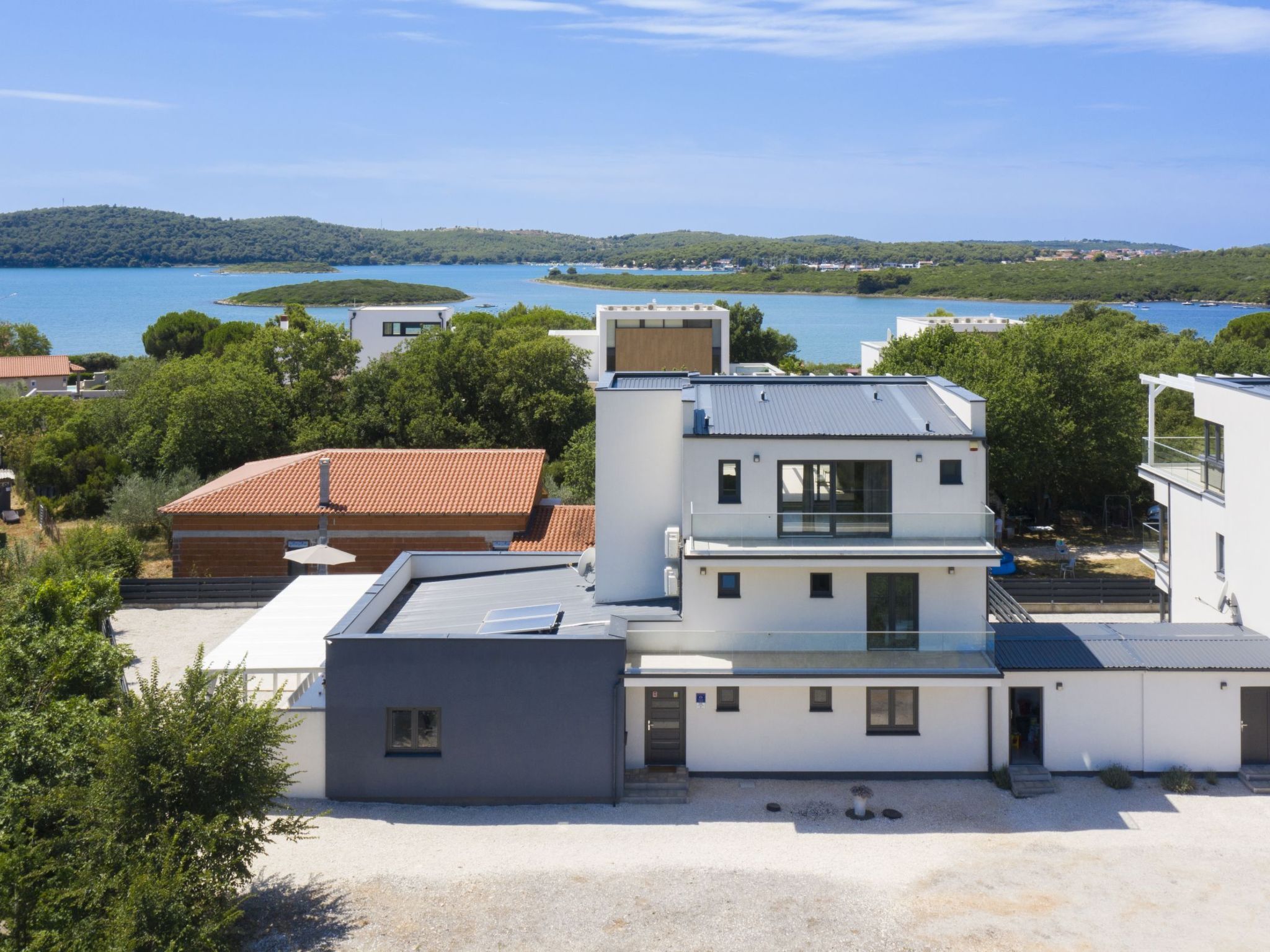 Villa Luna mit Pool, Sauna, Whirlpool, Tennisplatz-Drinnen