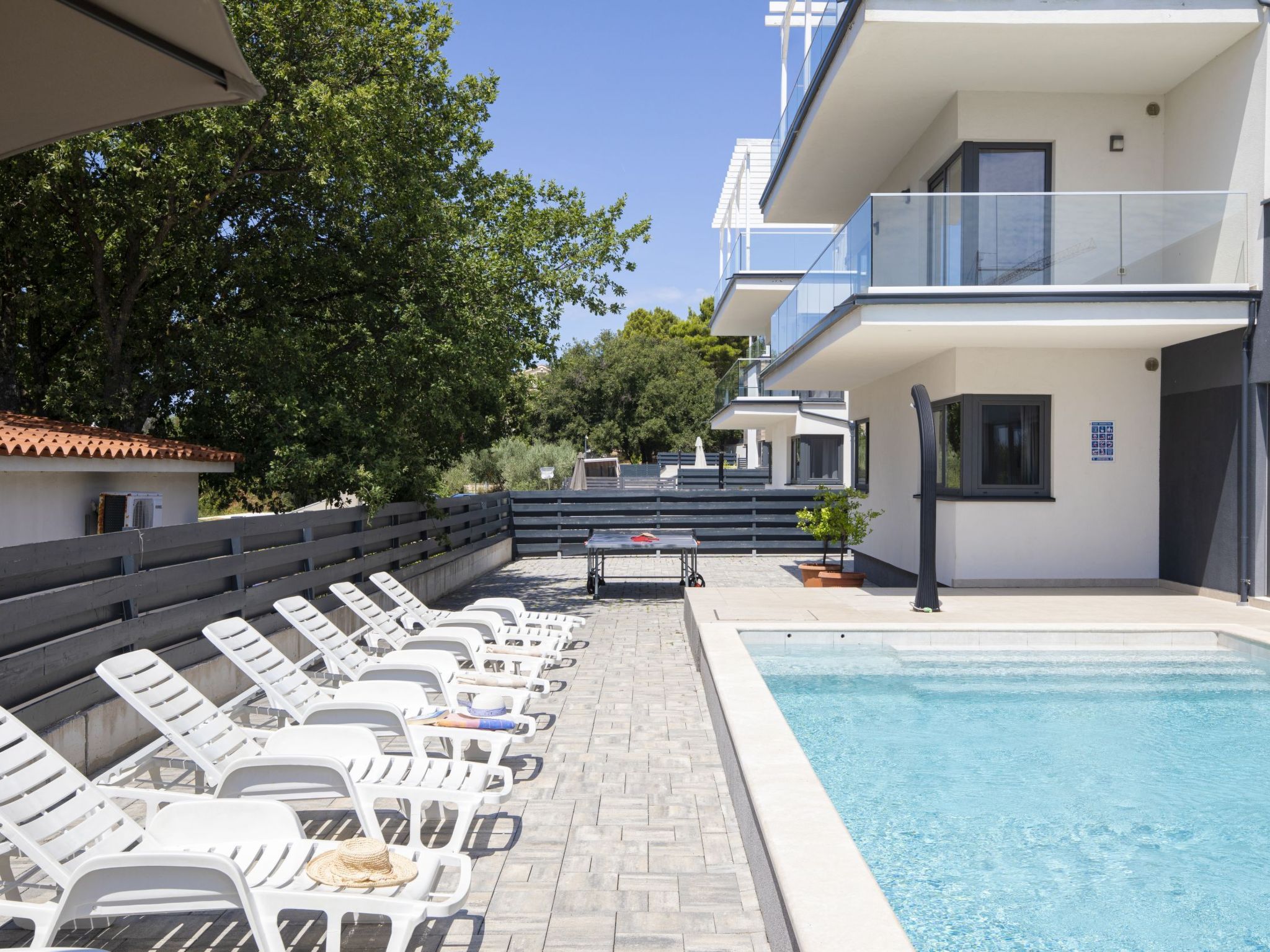 Villa Luna mit Pool, Sauna, Whirlpool, Tennisplatz-Drinnen