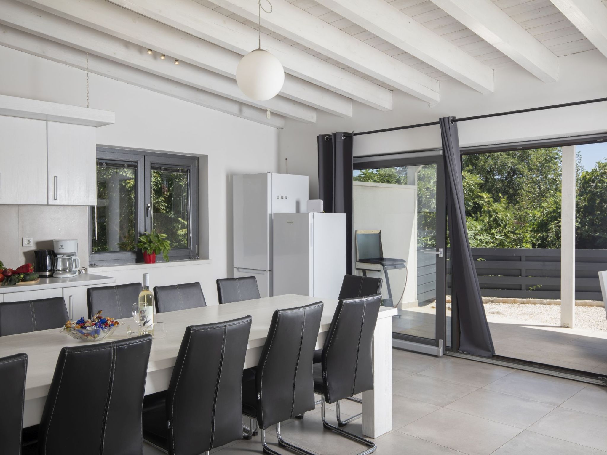 Villa Luna mit Pool, Sauna, Whirlpool, Tennisplatz-Drinnen