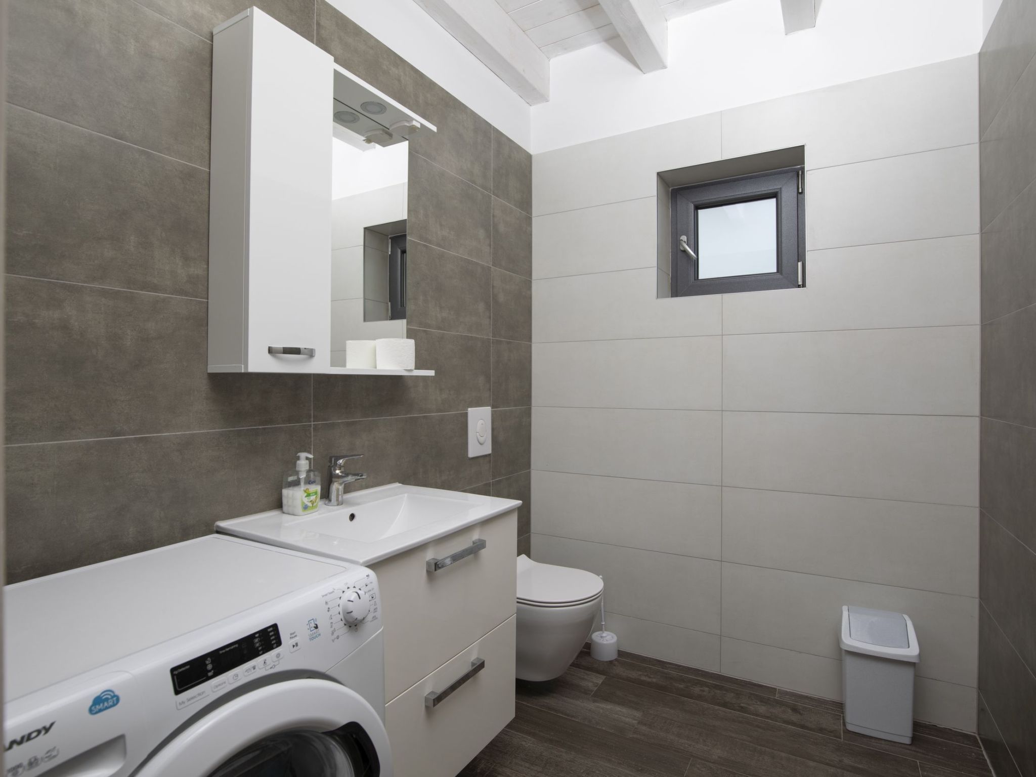 Villa Luna mit Pool, Sauna, Whirlpool, Tennisplatz-Drinnen