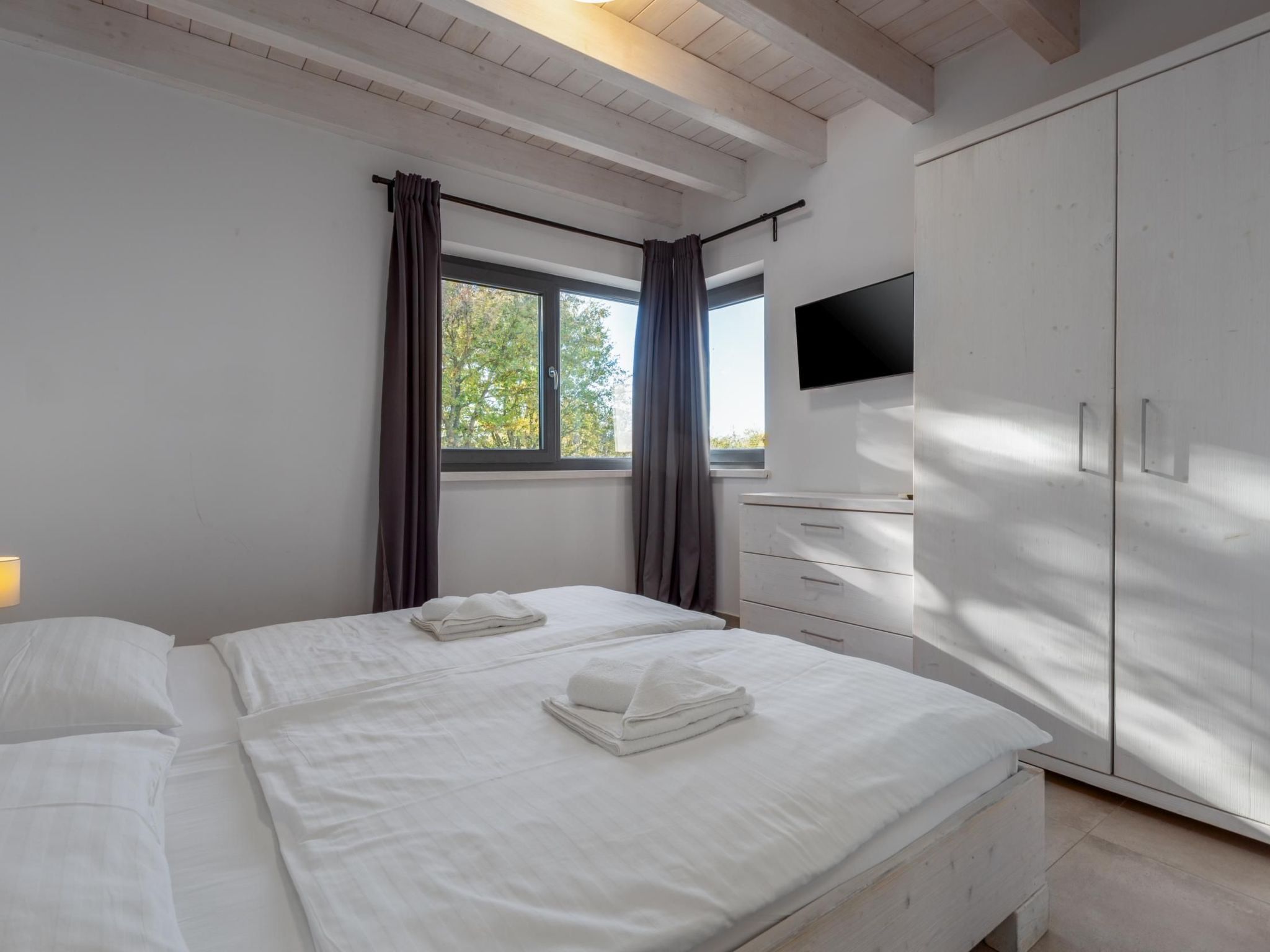 Villa Luna mit Pool, Sauna, Whirlpool, Tennisplatz-Drinnen