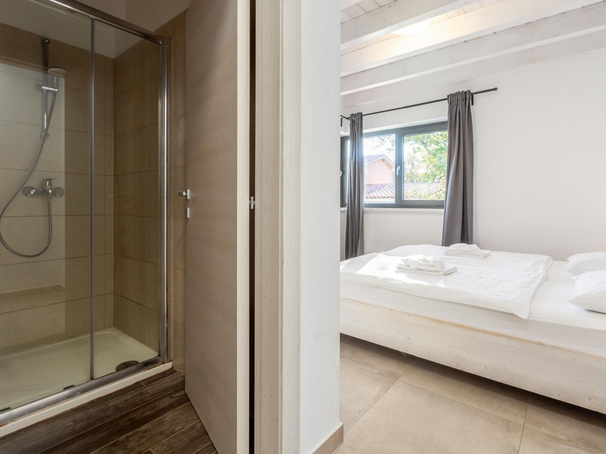 Villa Luna mit Pool, Sauna, Whirlpool, Tennisplatz-Drinnen