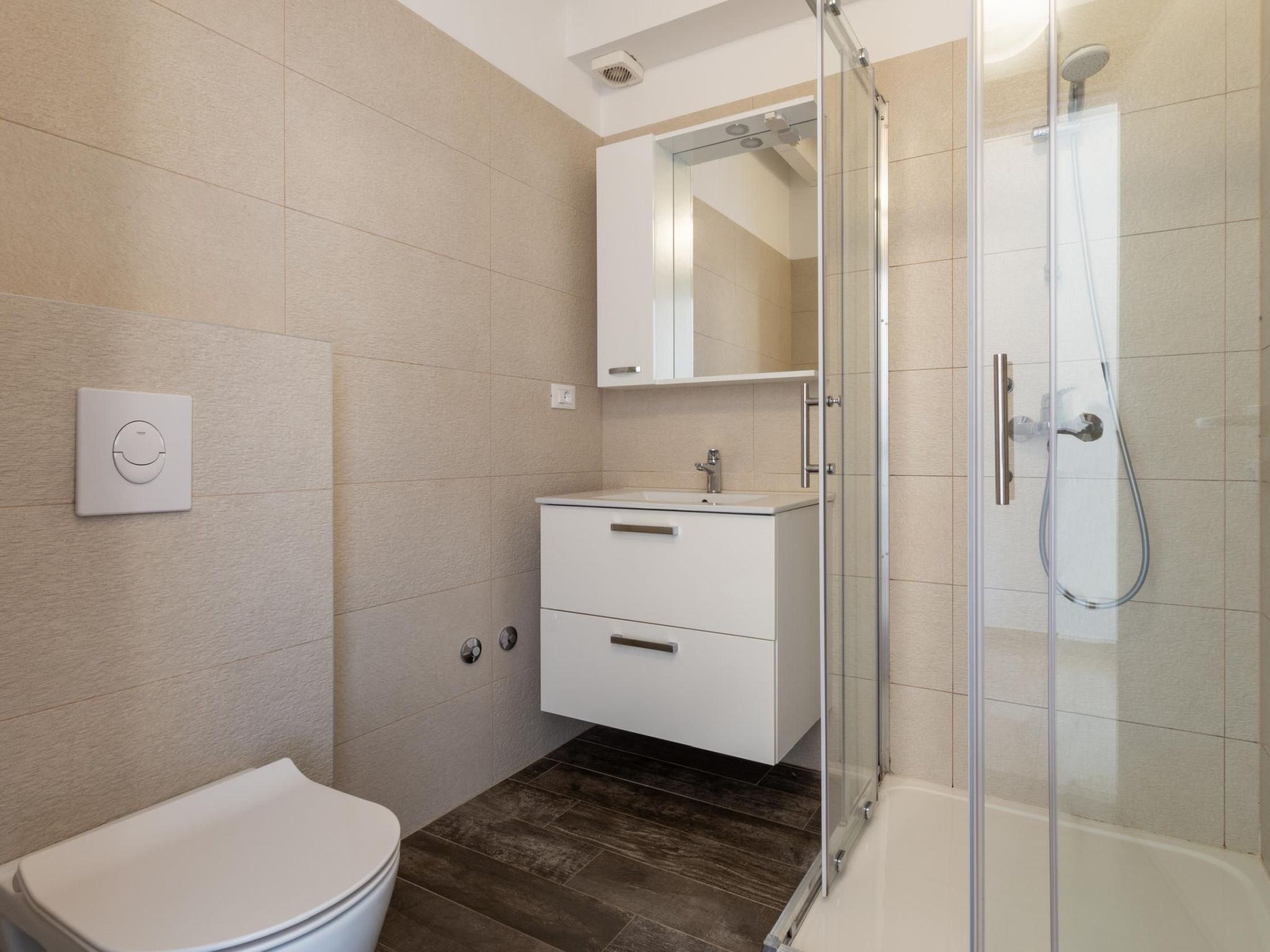 Villa Luna mit Pool, Sauna, Whirlpool, Tennisplatz-Drinnen