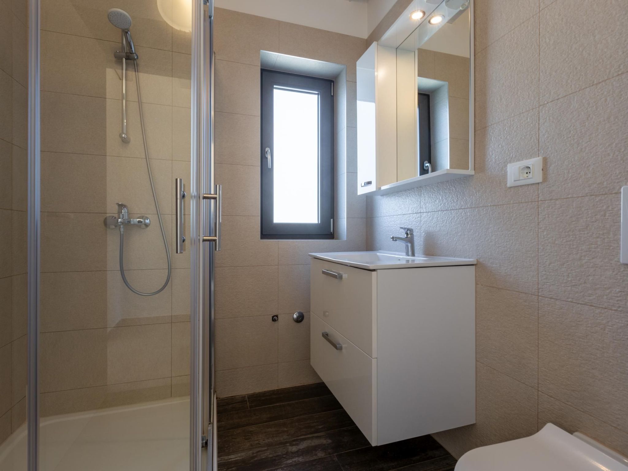 Villa Luna mit Pool, Sauna, Whirlpool, Tennisplatz-Drinnen