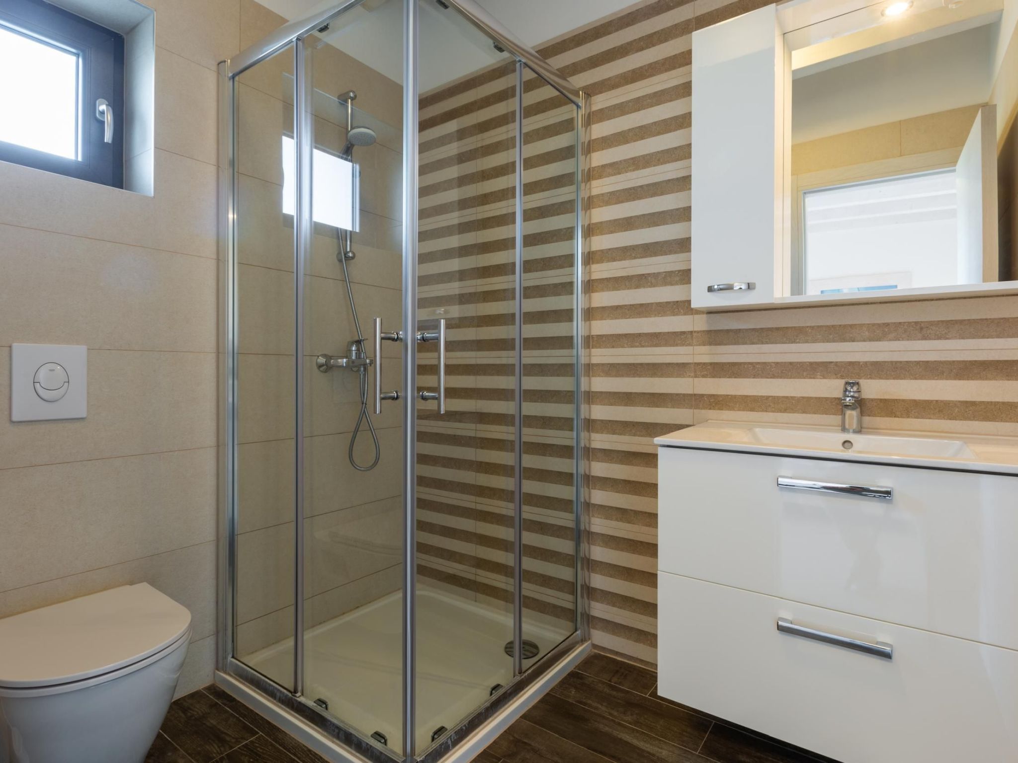 Villa Luna mit Pool, Sauna, Whirlpool, Tennisplatz-Drinnen