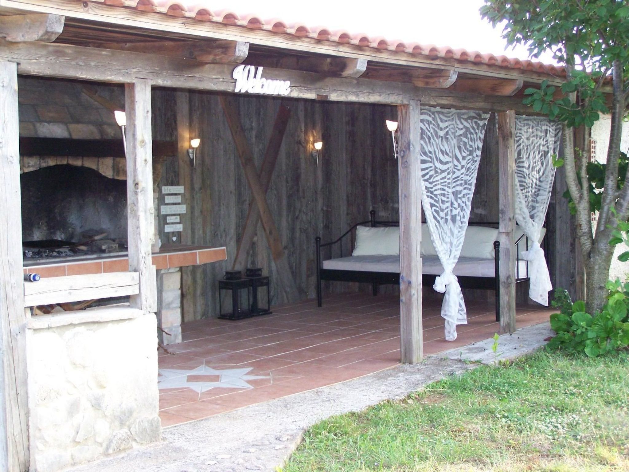 Villa More mit Pool-Image-tags.info