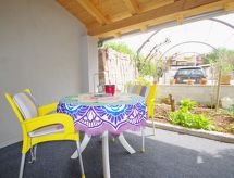 Studio "Goga" mit Terrasse, 800 m vom Strand entfernt