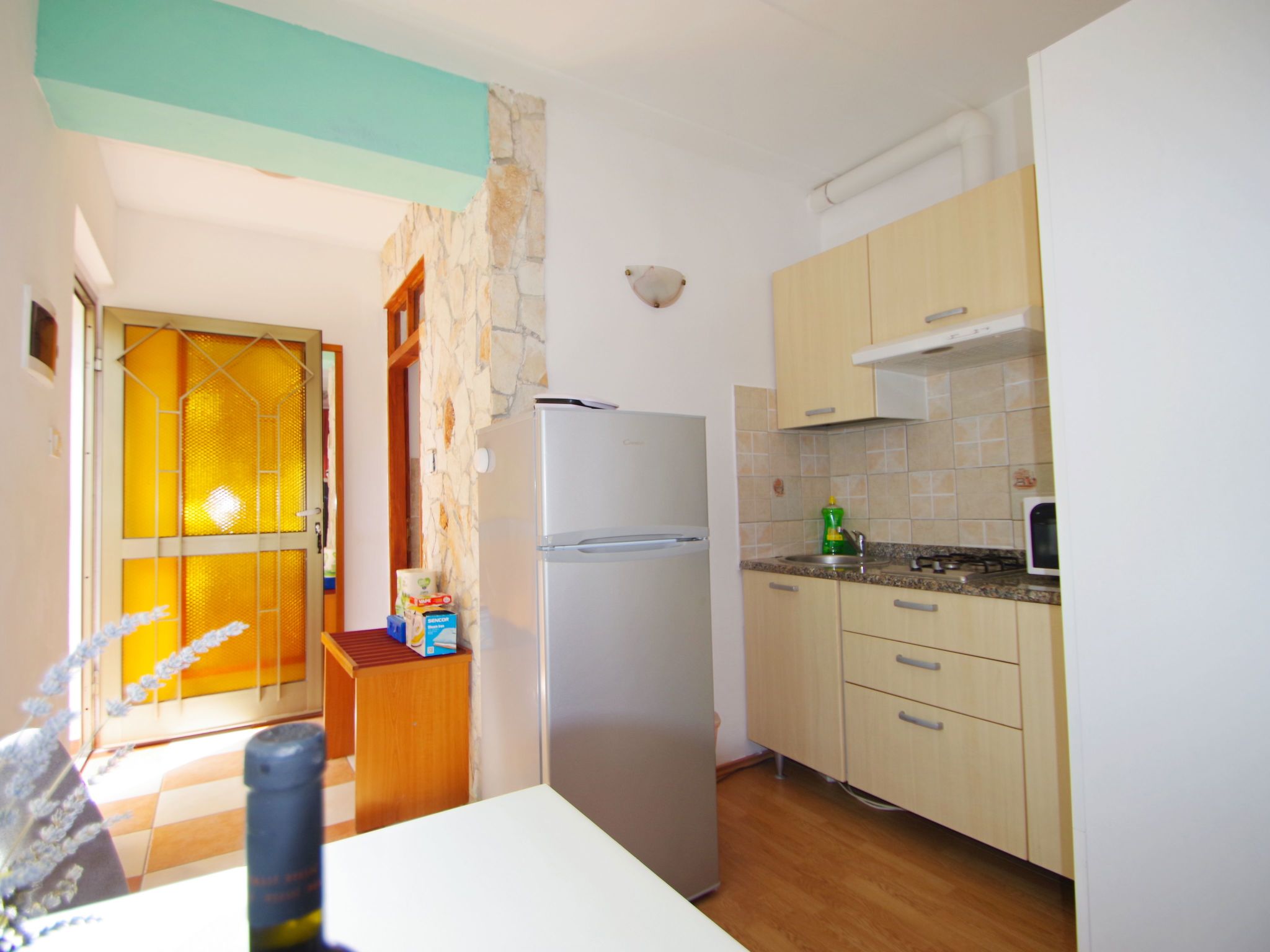 Studio "Goga" mit Terrasse, 800 m vom Strand entfernt-Drinnen