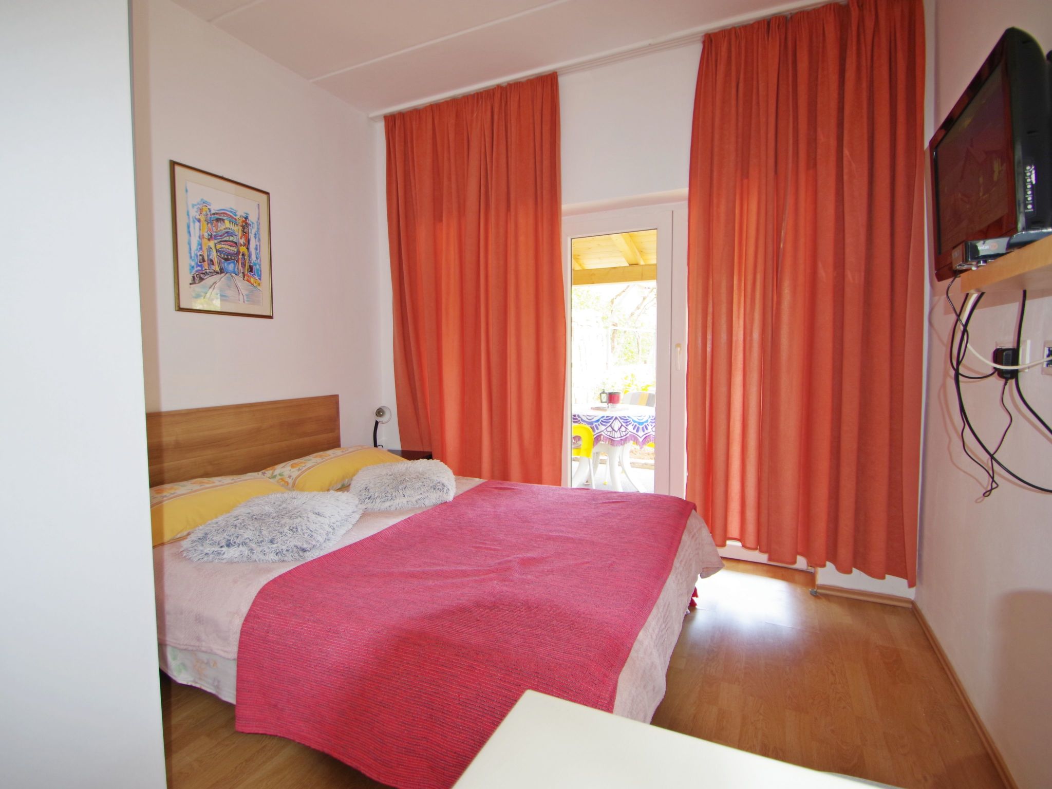 Photo of Studio "Goga" mit Terrasse, 800 m vom Strand entfernt