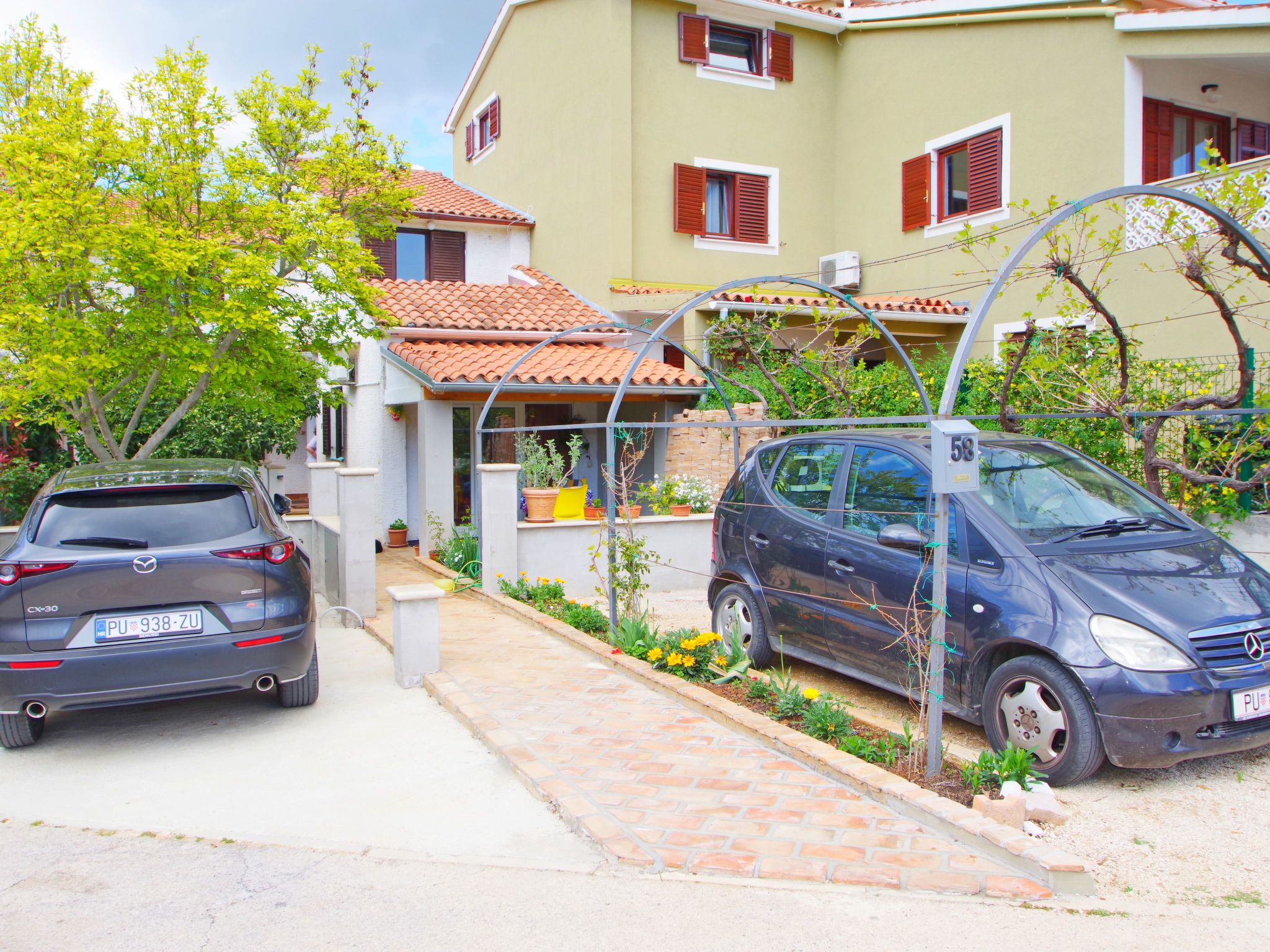 Photo of Studio "Goga" mit Terrasse, 800 m vom Strand entfernt