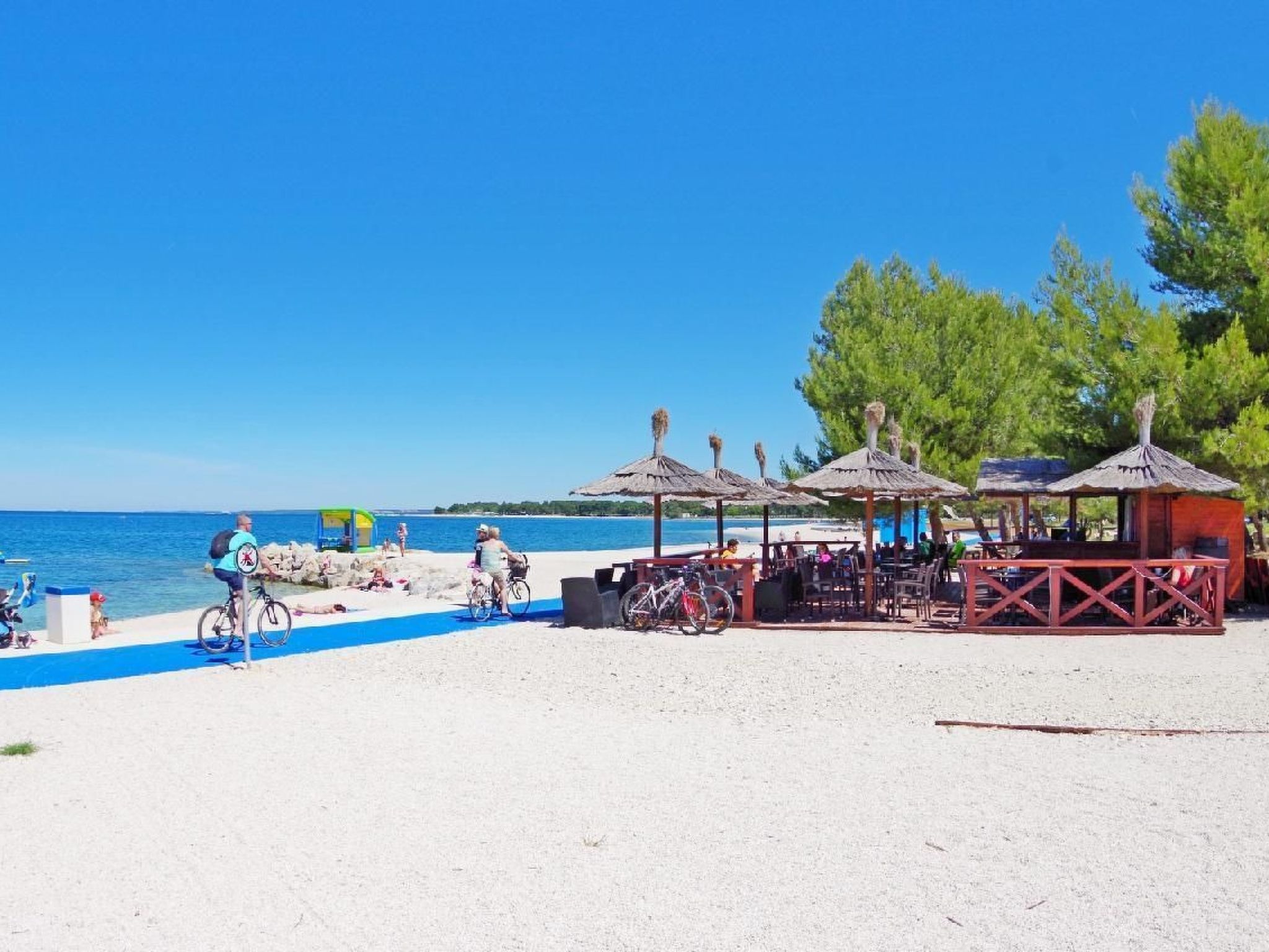 Photo of Studio "Goga" mit Terrasse, 800 m vom Strand entfernt