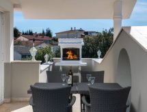 Appartement Donatella 2 met panoramisch zeezicht in Banjole, Istrië - thumbnail 1