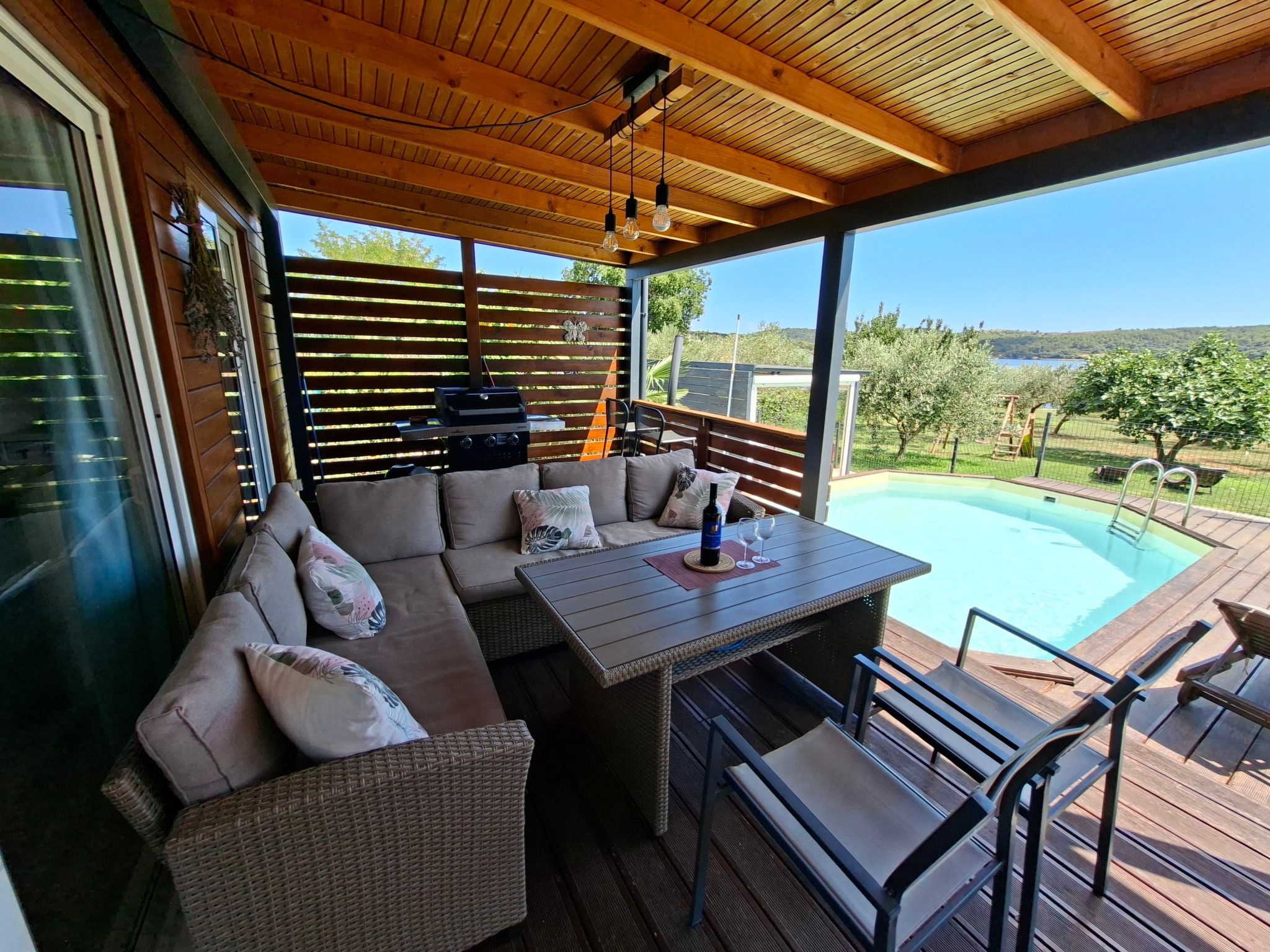 Beach House BET, romantisches Refugium im Olivenhain-Drinnen