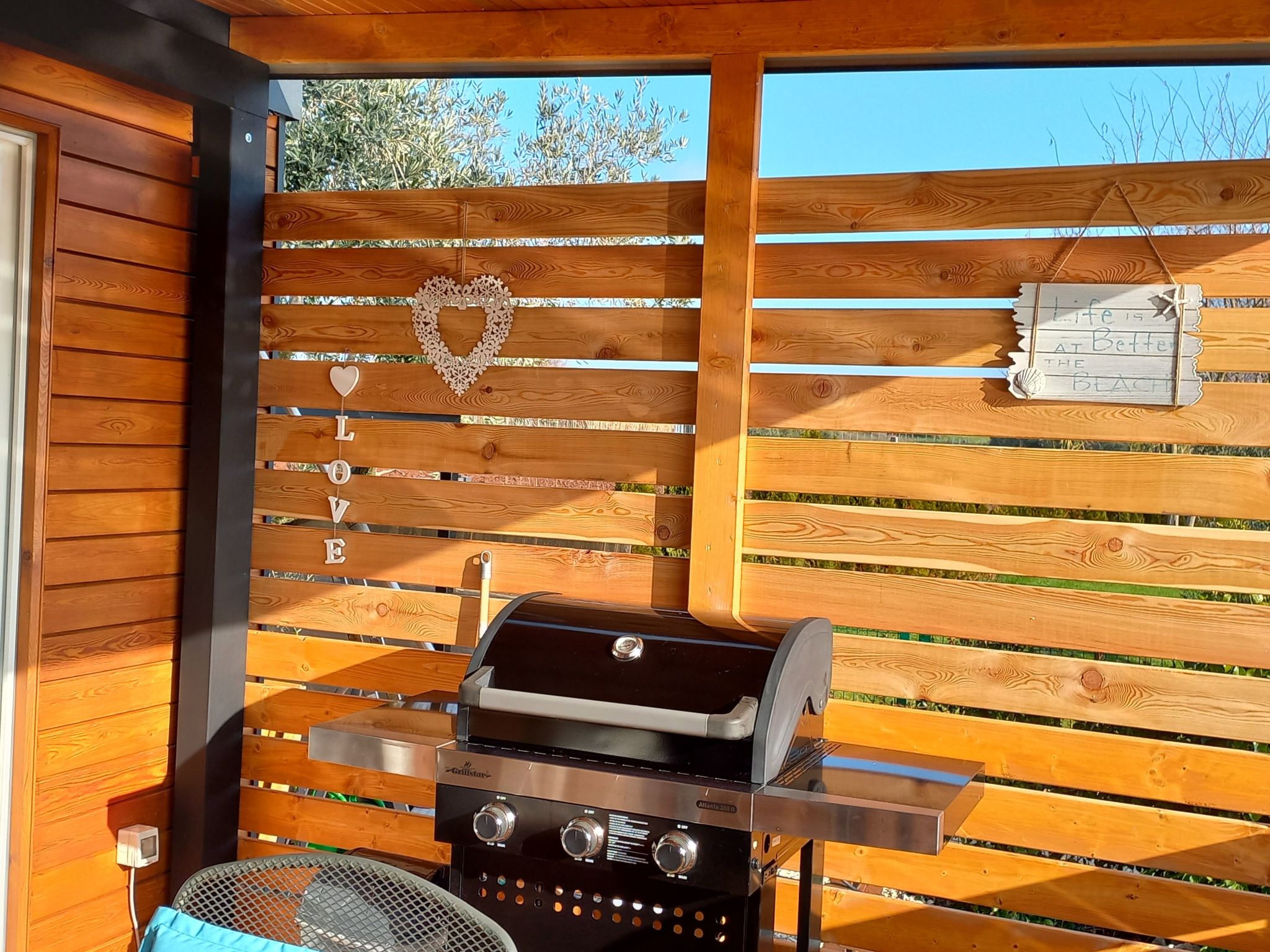 Beach House BET, romantisches Refugium im Olivenhain-Drinnen