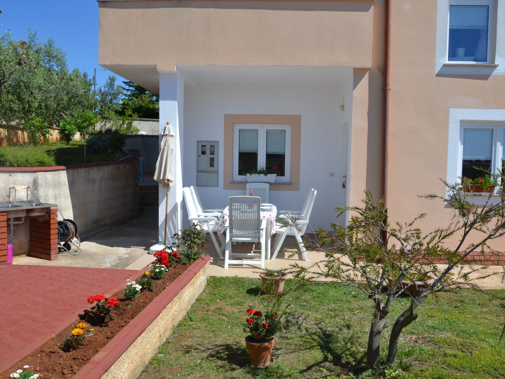 Helle Ferienwohnung in Vinkuran mit Garten, Grill und Terrasse - Image-tags.info
