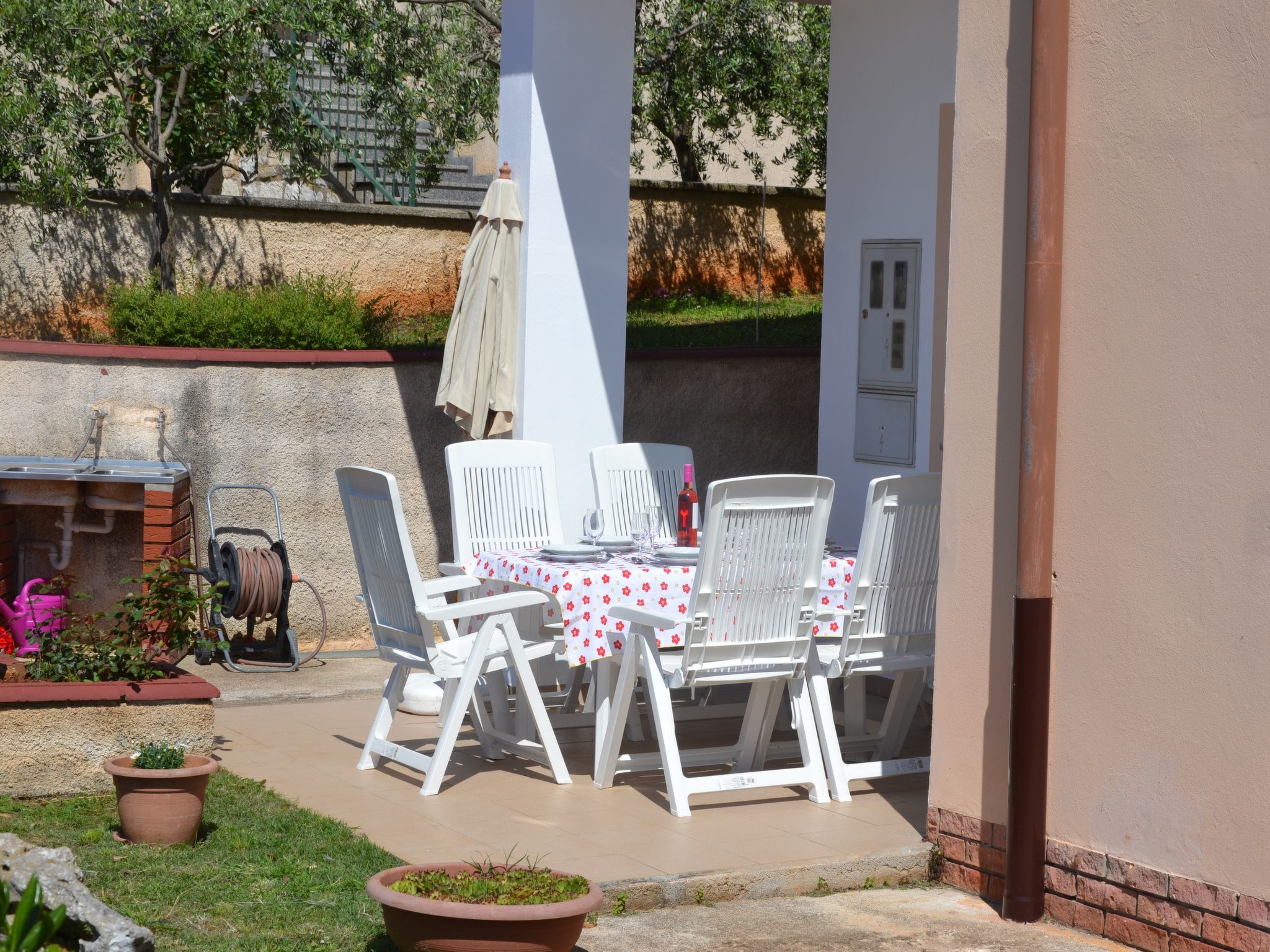Helle Ferienwohnung in Vinkuran mit Garten, Grill und Terrasse - Image-tags.info