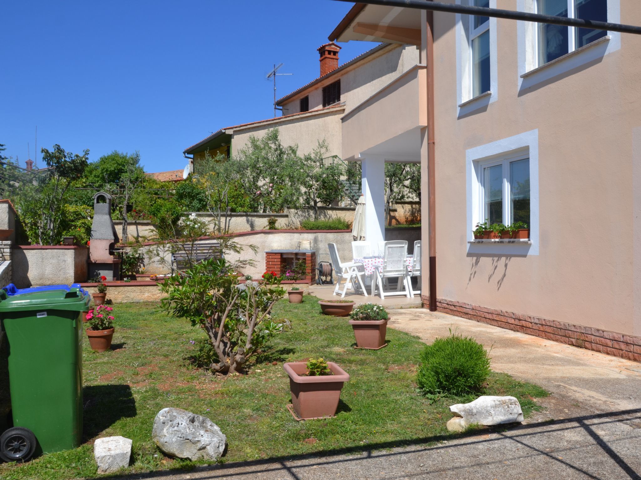 Helle Ferienwohnung in Vinkuran mit Garten, Grill und Terrasse - Image-tags.info