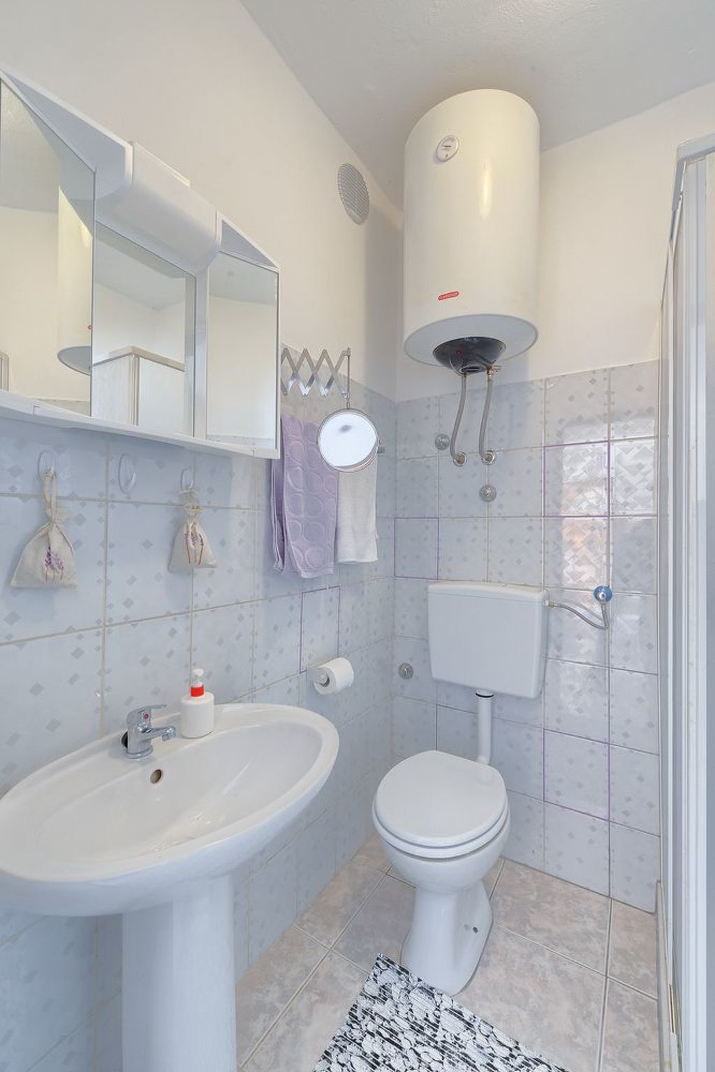Helle Ferienwohnung in Vinkuran mit Garten, Grill und Terrasse - Image-tags.info