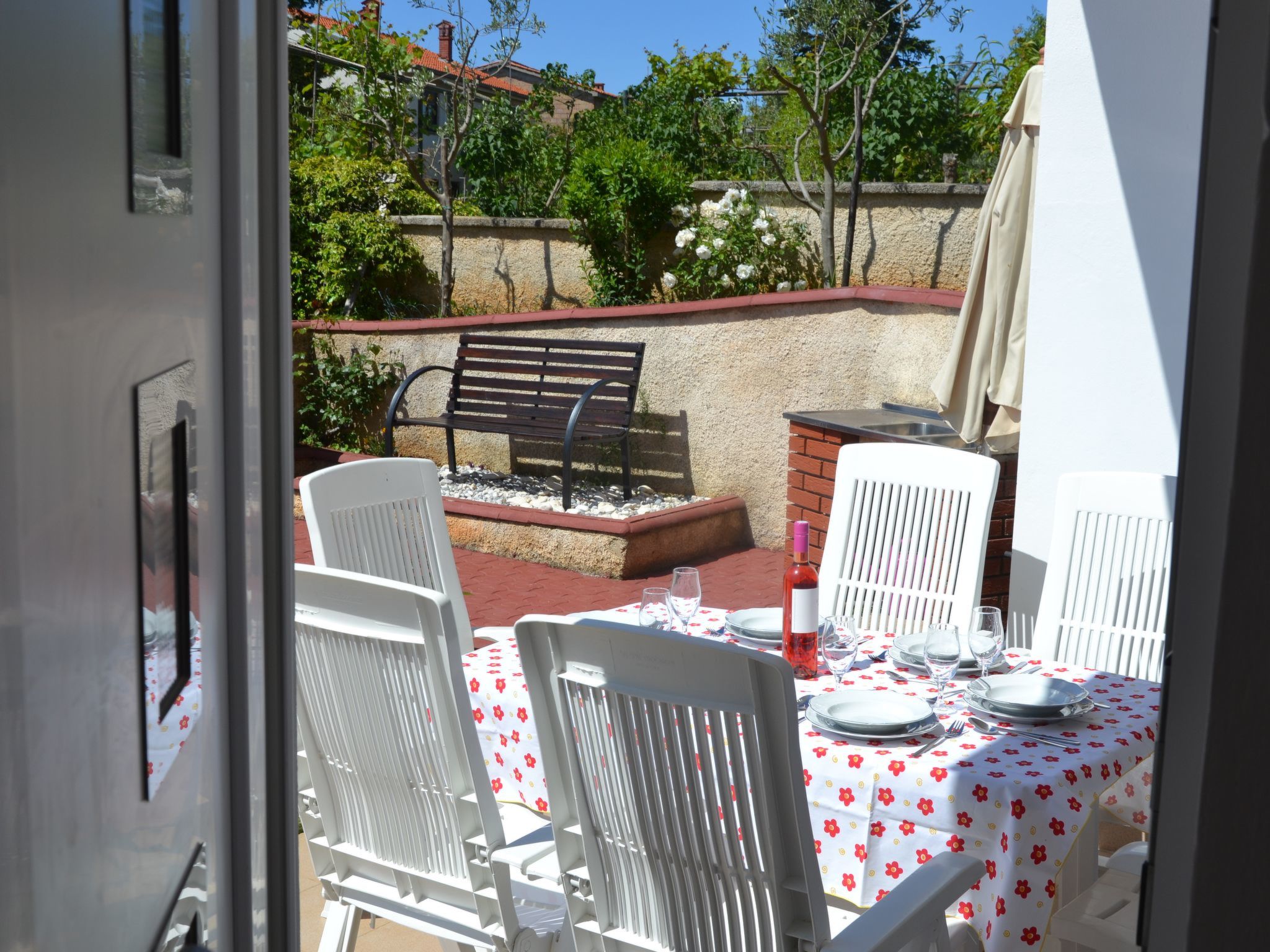 Helle Ferienwohnung in Vinkuran mit Garten, Grill und Terrasse - Image-tags.info