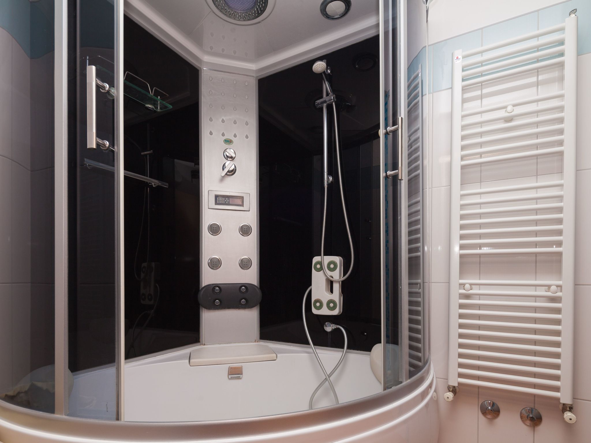 Photo of Mirjana mit eingezäuntem Garten