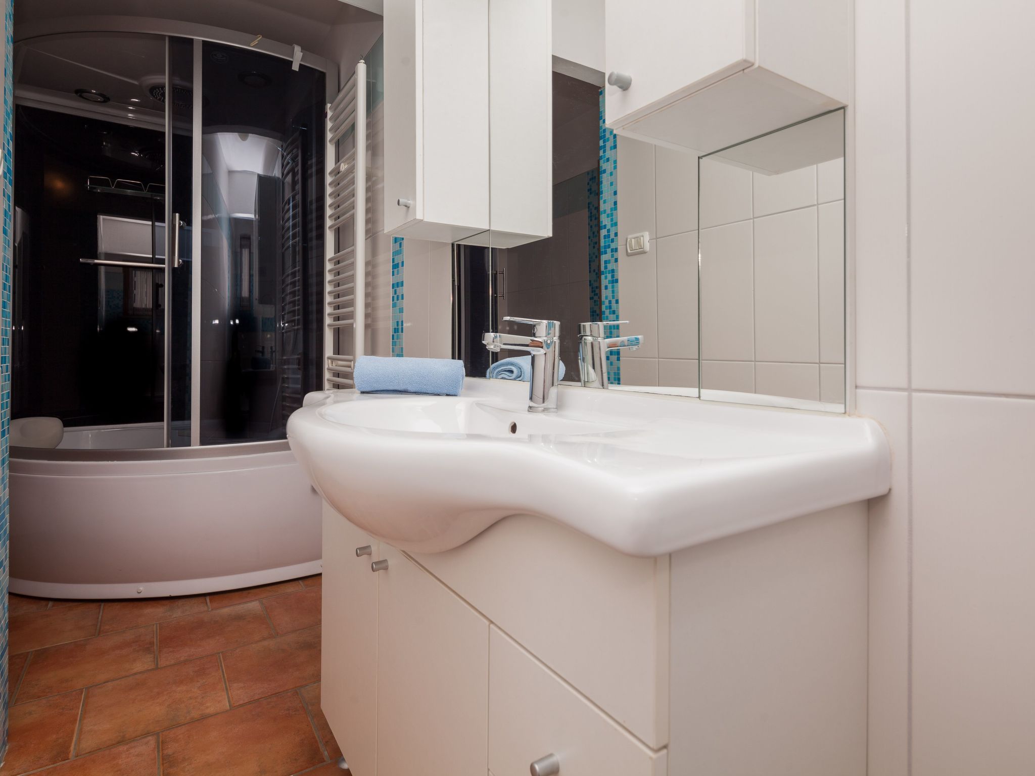 Photo of Mirjana mit eingezäuntem Garten