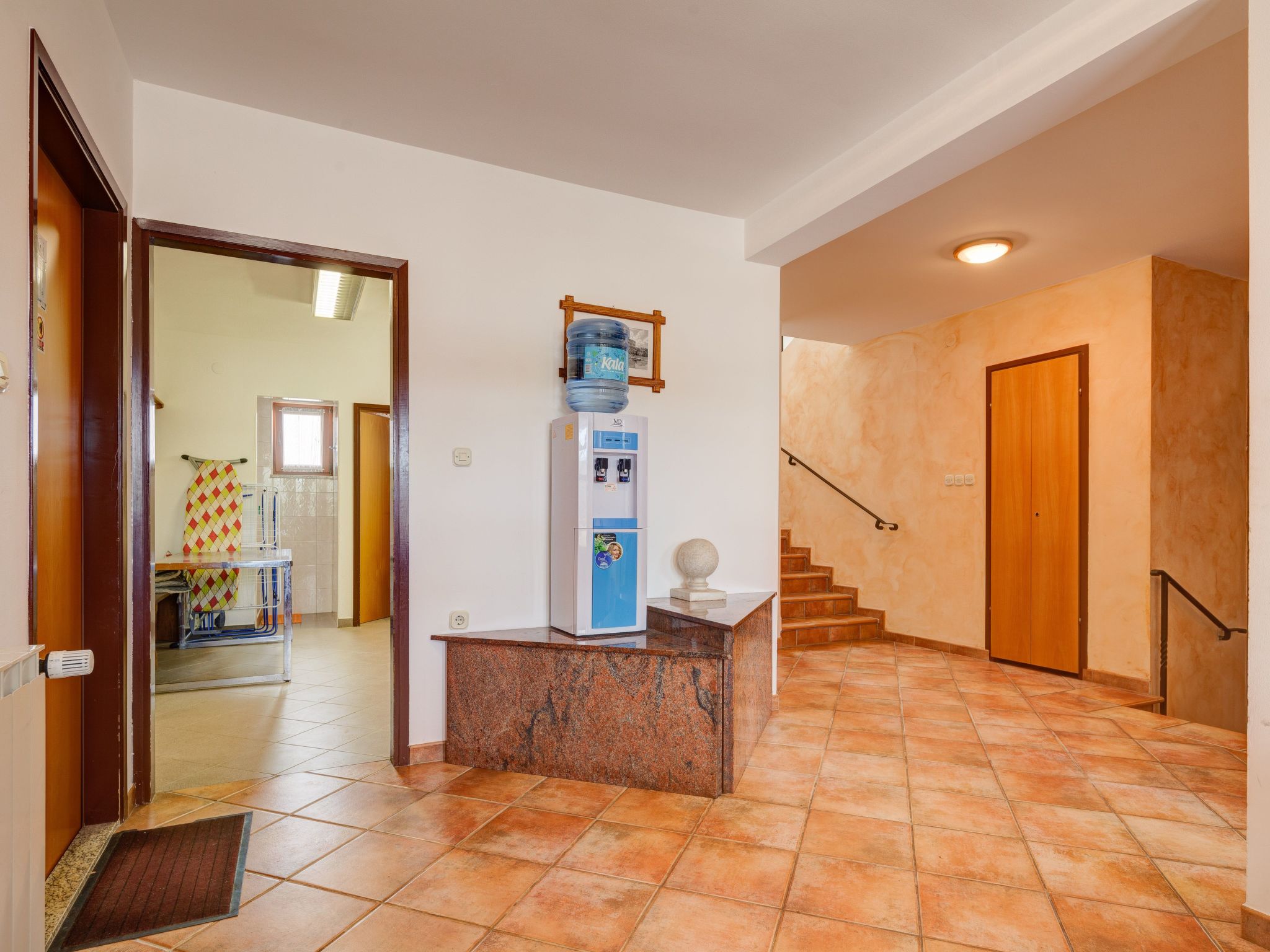 Photo of Mirjana mit eingezäuntem Garten