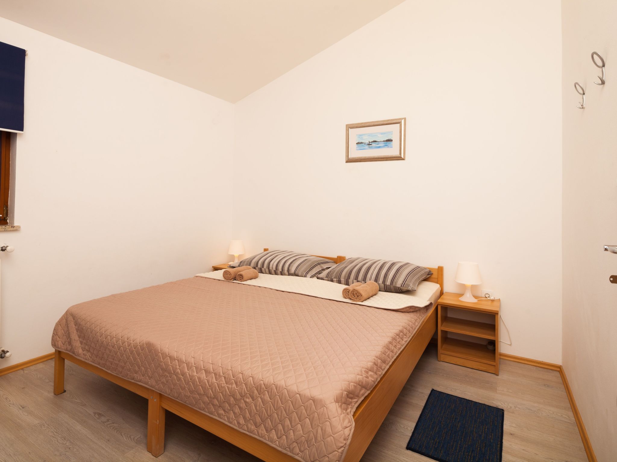 Photo of Mirjana mit eingezäuntem Garten