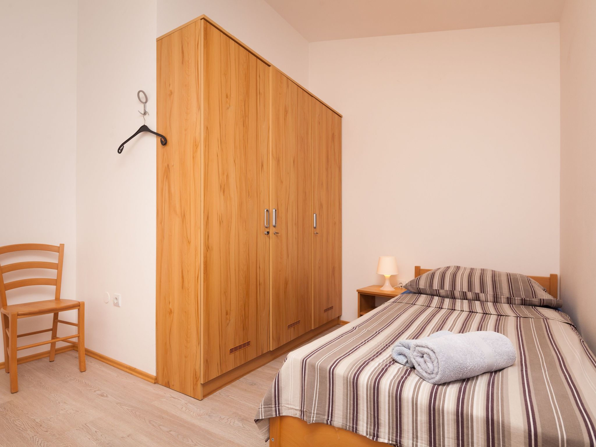 Photo of Mirjana mit eingezäuntem Garten