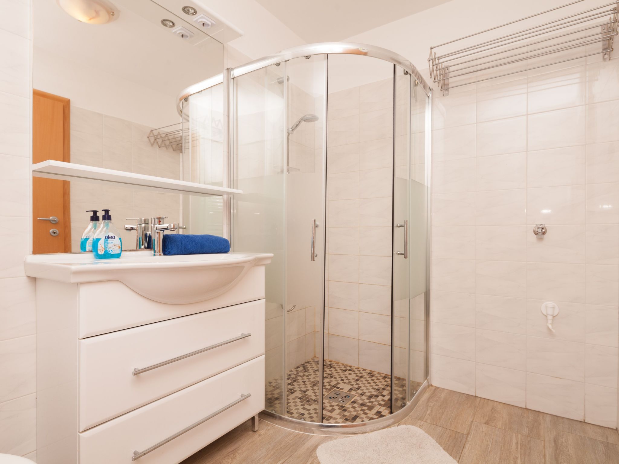 Photo of Mirjana mit eingezäuntem Garten