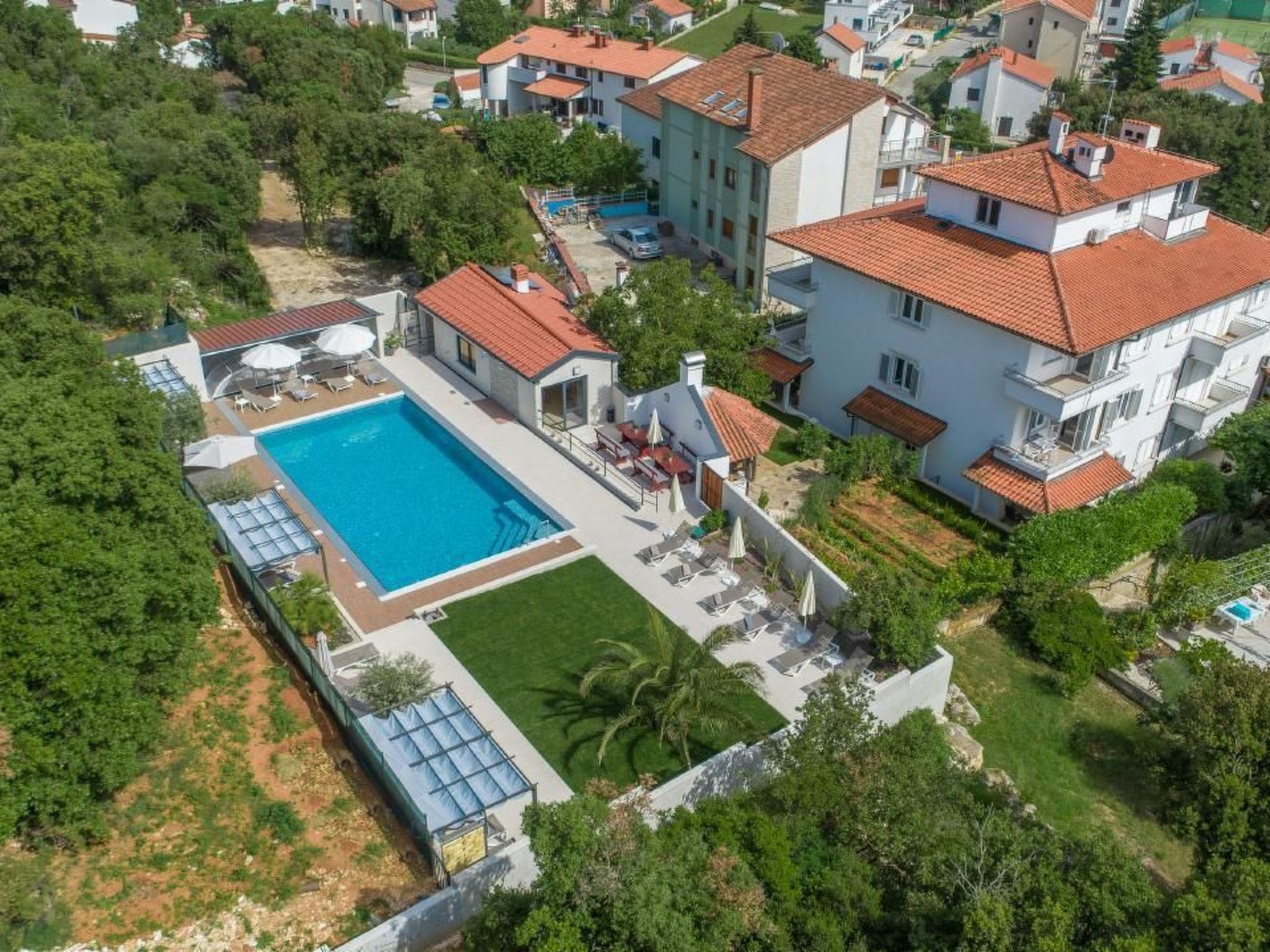 Photo of Wohnung in Pjescana Uvala mit Terrasse und Garte