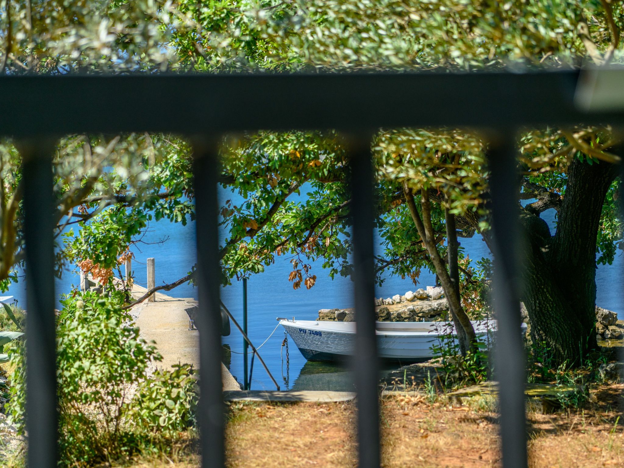 Photo of Wunderschönes Ferienhaus in Pomer mit Garten