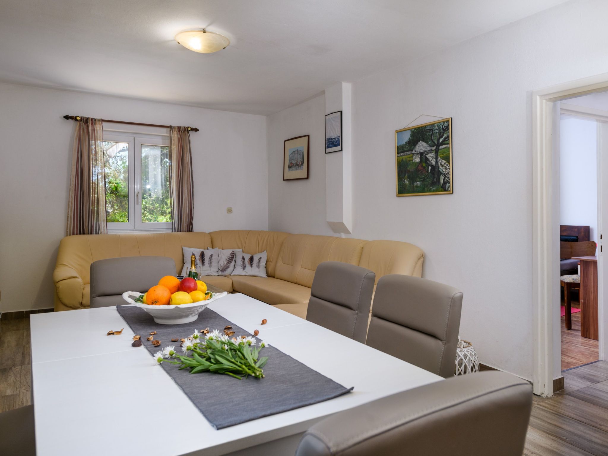 Photo of Wunderschönes Ferienhaus in Pomer mit Garten