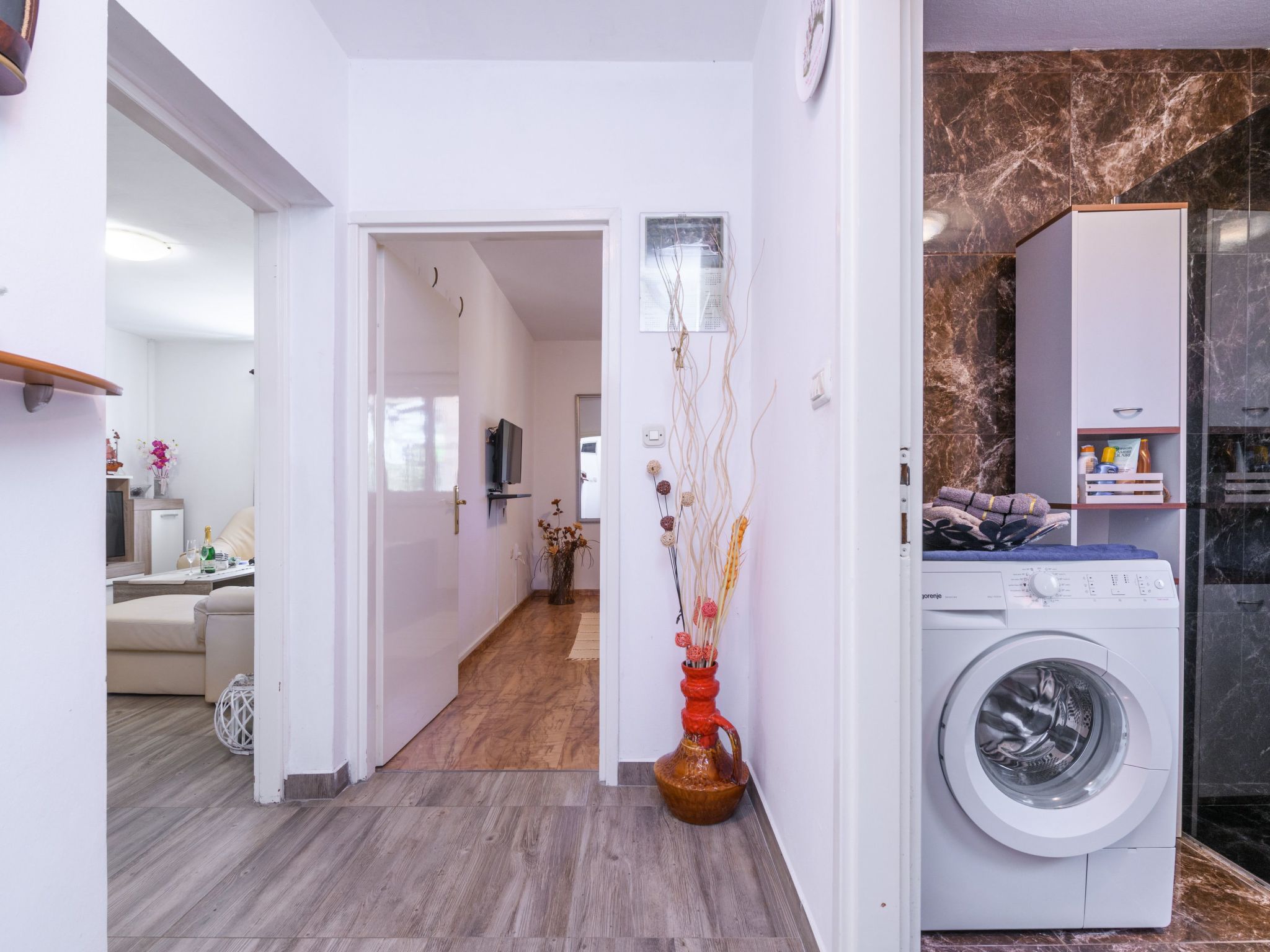 Photo of Wunderschönes Ferienhaus in Pomer mit Garten