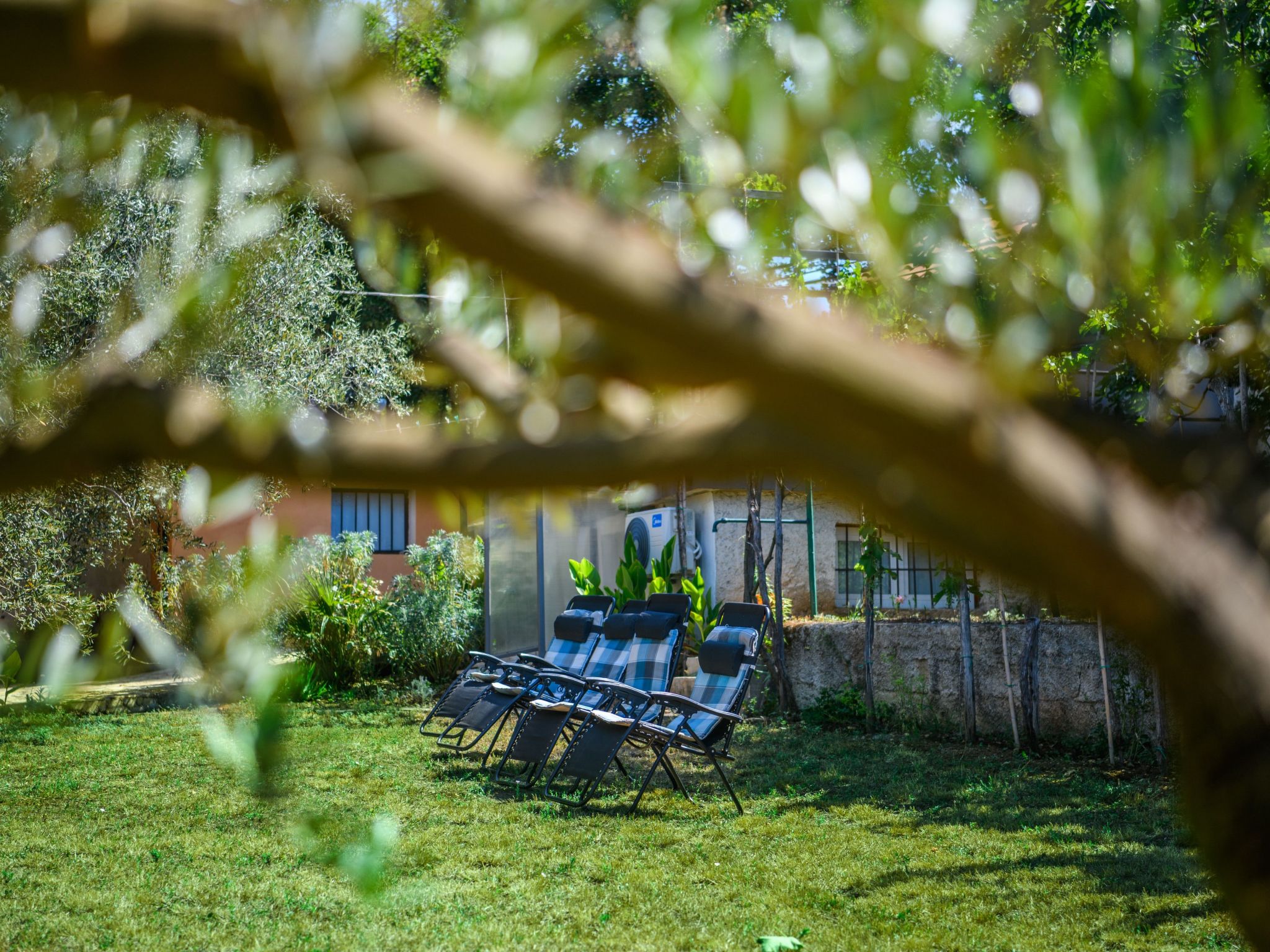 Photo of Wunderschönes Ferienhaus in Pomer mit Garten