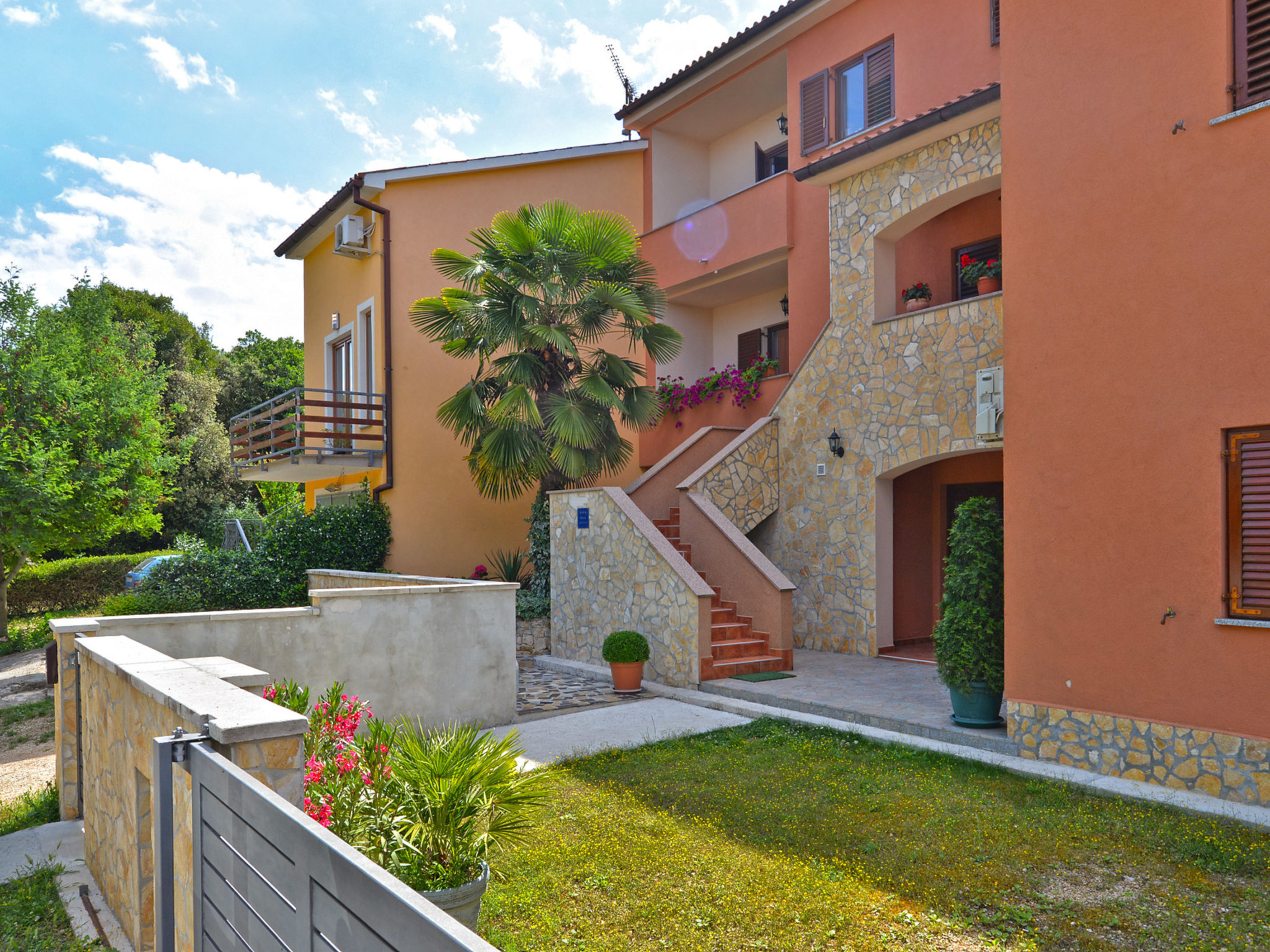 Apartment 295